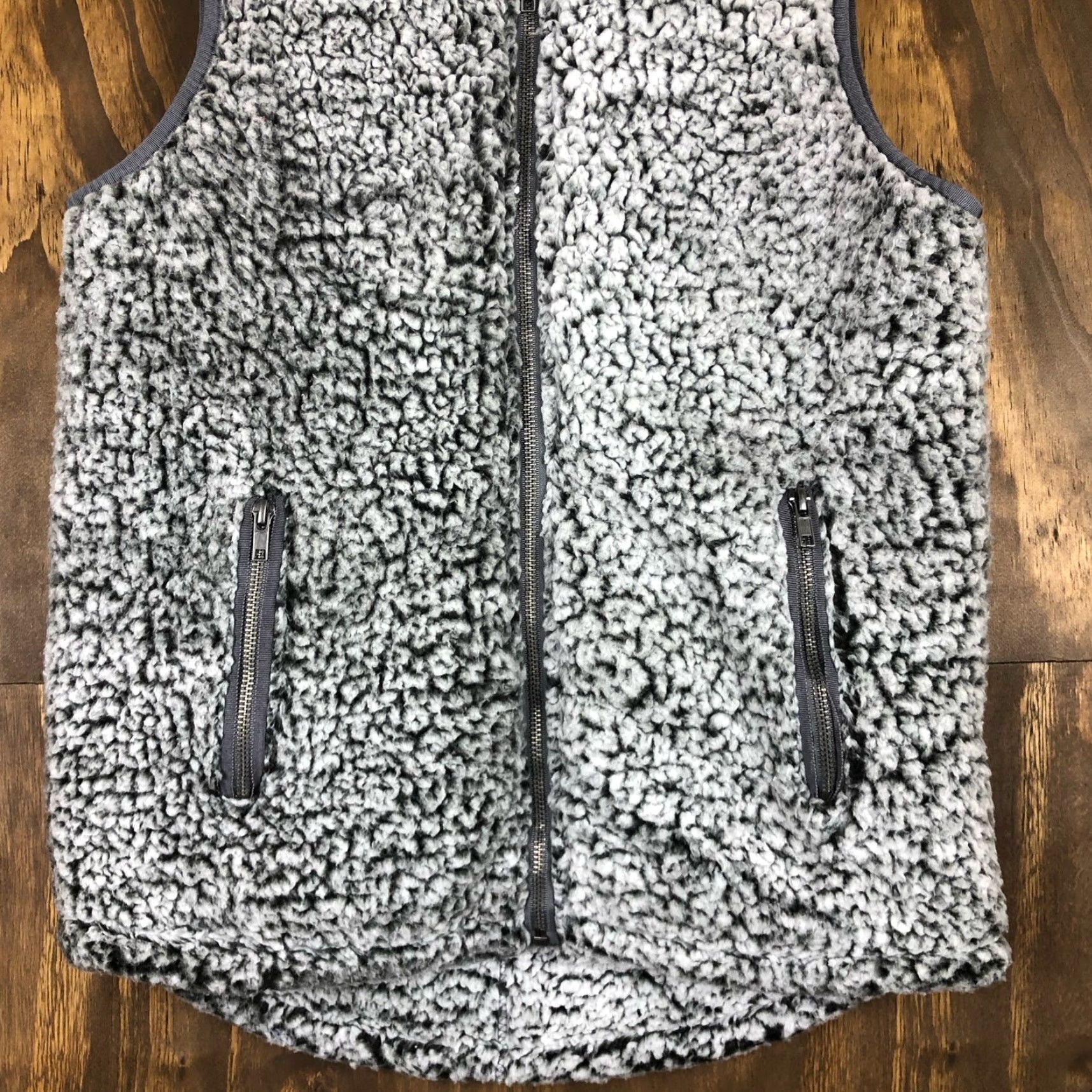 Vintage Thread & Supply Womens Vest Charcoal Fleece Sherpa Sleeveless Full Zip XS Vest Women Charcoal Fleece Sherpa Sleeveless Full Zip XS Size XS / US 0-2 / IT 36-38 - 3 Thumbnail