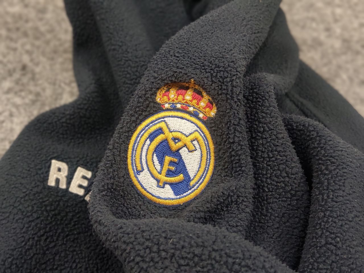 Adidas Vintage Adidas x Real Madrid Logo Zip Fleece Pullover Size US XL / EU 56 / 4 - 14 Thumbnail
