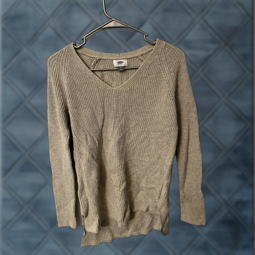 Old Navy VINTAGE Old Navy Women’s Size Medium Sweater V-Neck Knit L/S Beige Sweater Size S / US 4 / IT 40 - 1 Thumbnail