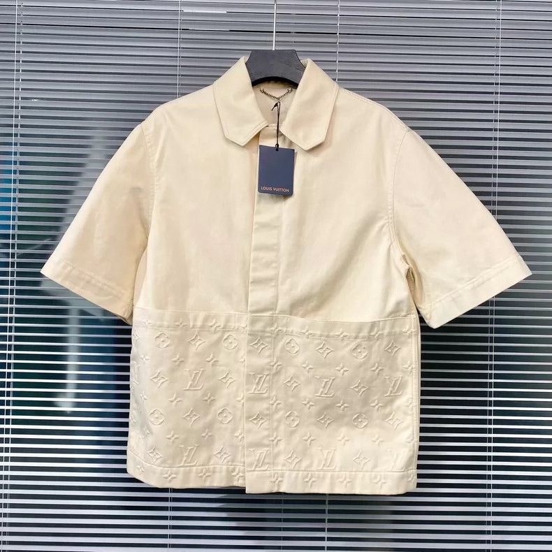 Louis Vuitton LOUIS VUITTON Embossed logo shirt 2504-Nextarrow Size US M / EU 48-50 / 2 - 1 Thumbnail
