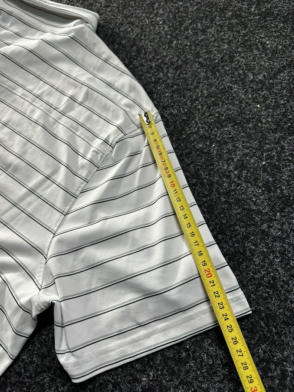 Oakley × Vintage 🚨 VINTAGE OAKLEY LOGO POLO TENNIS WHITE RARE 00s GORPCORE Size US L / EU 52-54 / 3 - 12 Thumbnail