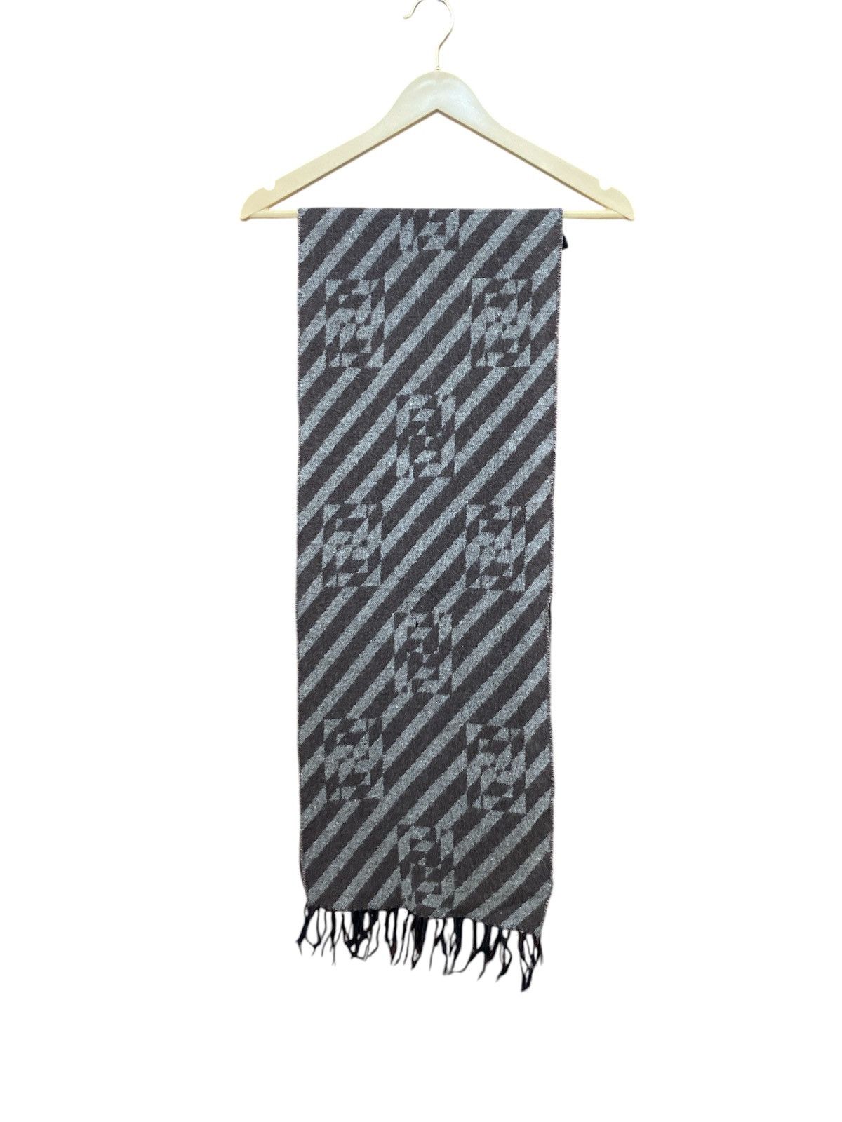 Fendi Fendi Monogram Scarf / Muffler / Wool Size ONE SIZE - 3 Thumbnail