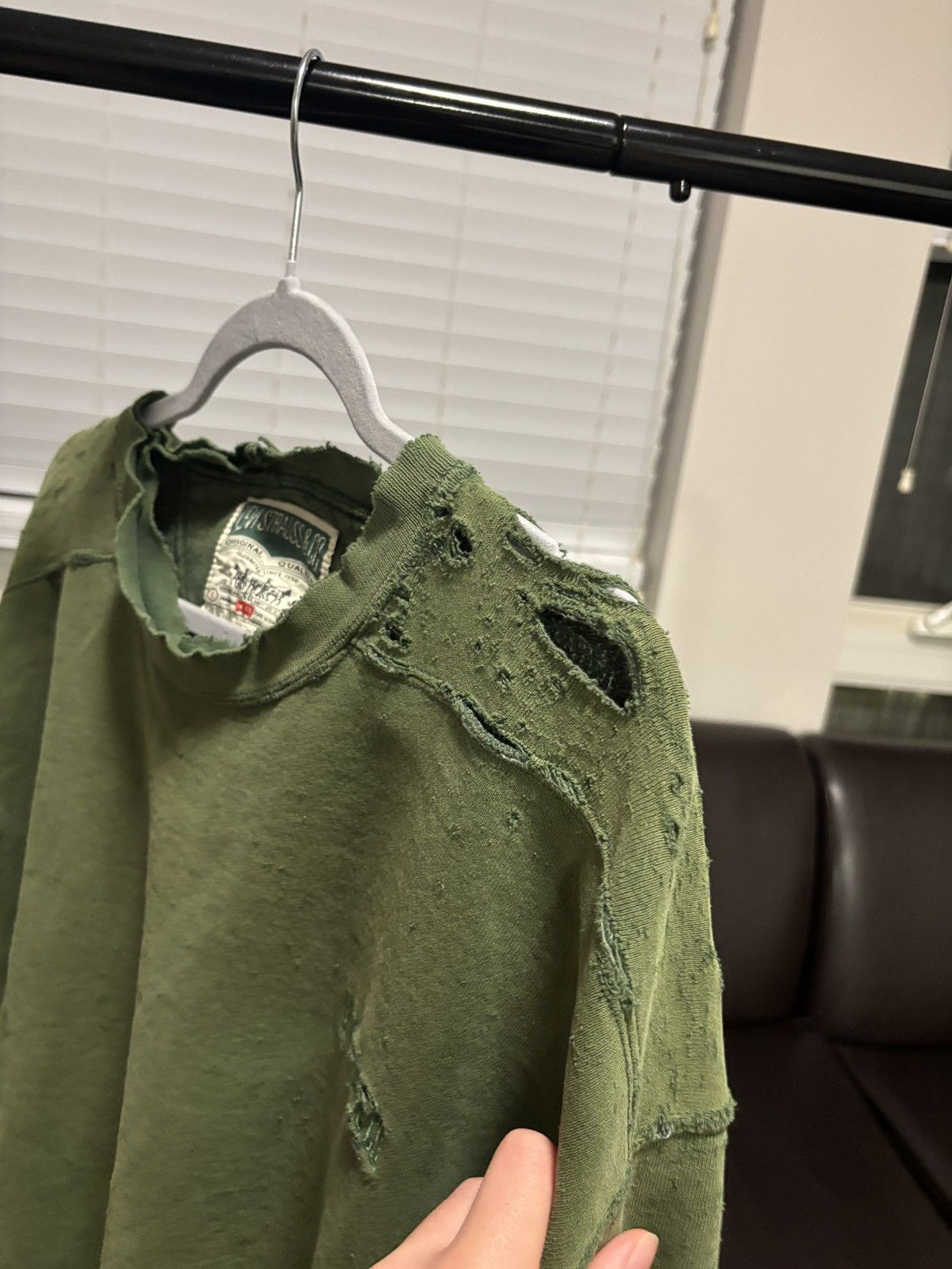 Levi's Vintage 90s levis green heavy distressed/sunfaded sweatshirt Size US L / EU 52-54 / 3 - 4 Thumbnail