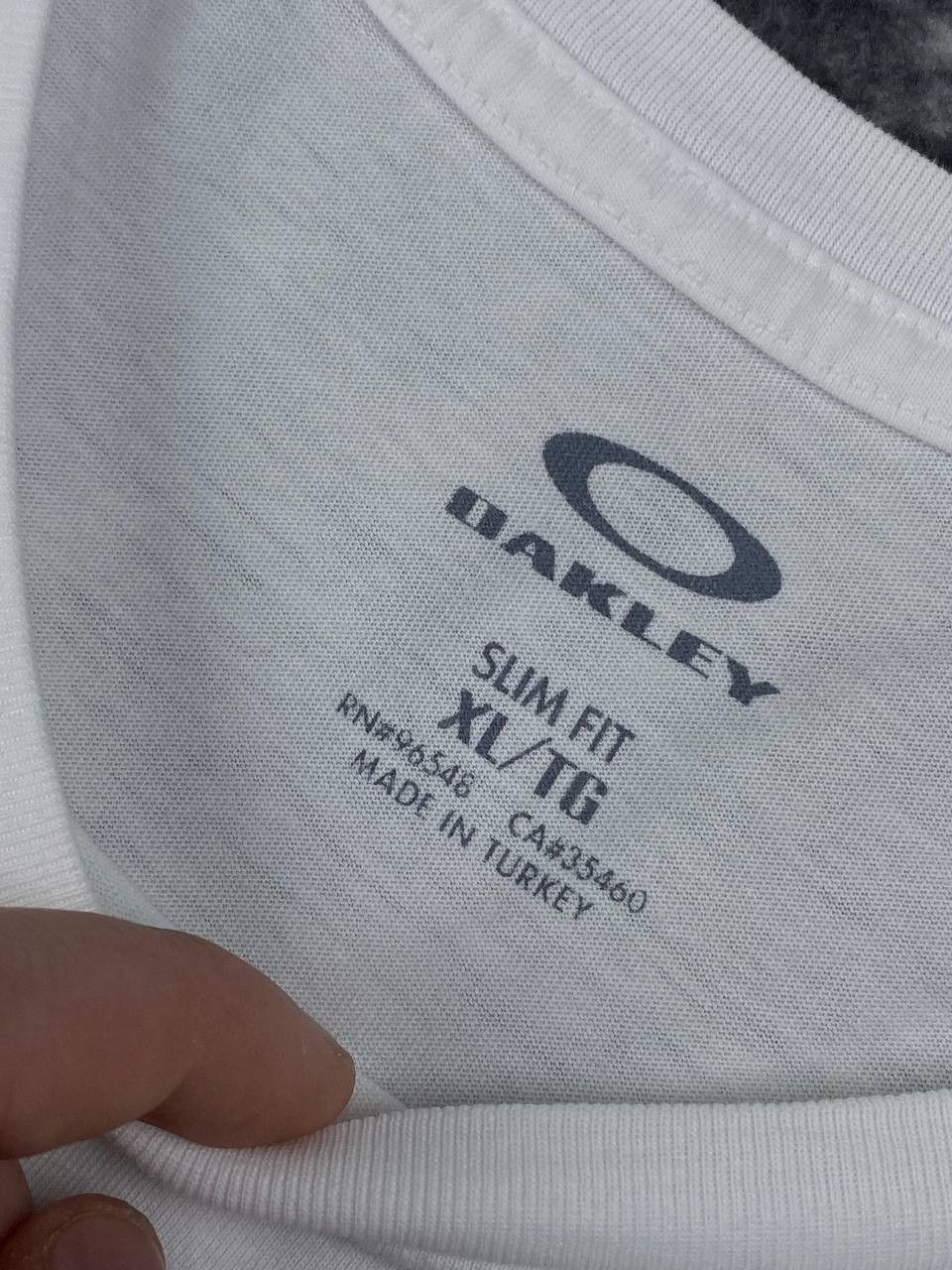 Oakley Vintage Oakley T Shirt 3D Big Logo Men Size XL White Size US XL / EU 56 / 4 - 13 Thumbnail