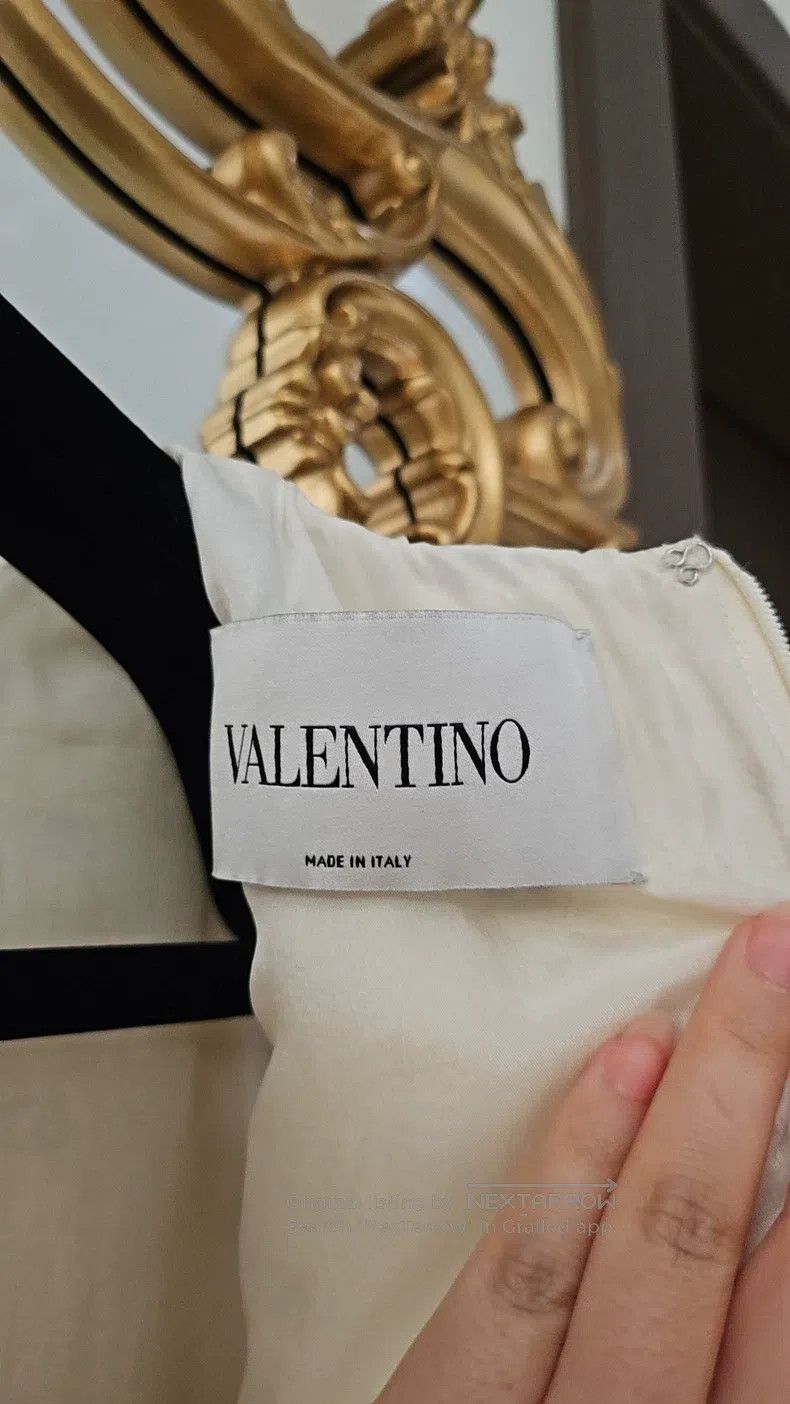 Valentino Valentino Heavy wool mulberry silk milky white dress Size S / US 4 / IT 40 - 6 Thumbnail