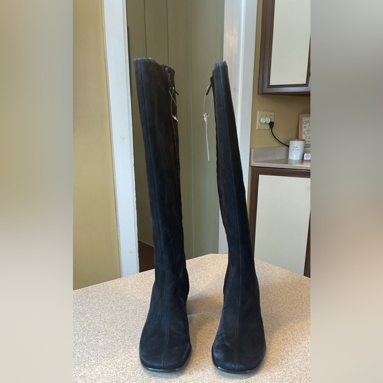 Vince Vince Maggie Knee High Boot in Black Suede Size 8.5 NWT Size US 8.5 / IT 38.5 - 5 Thumbnail