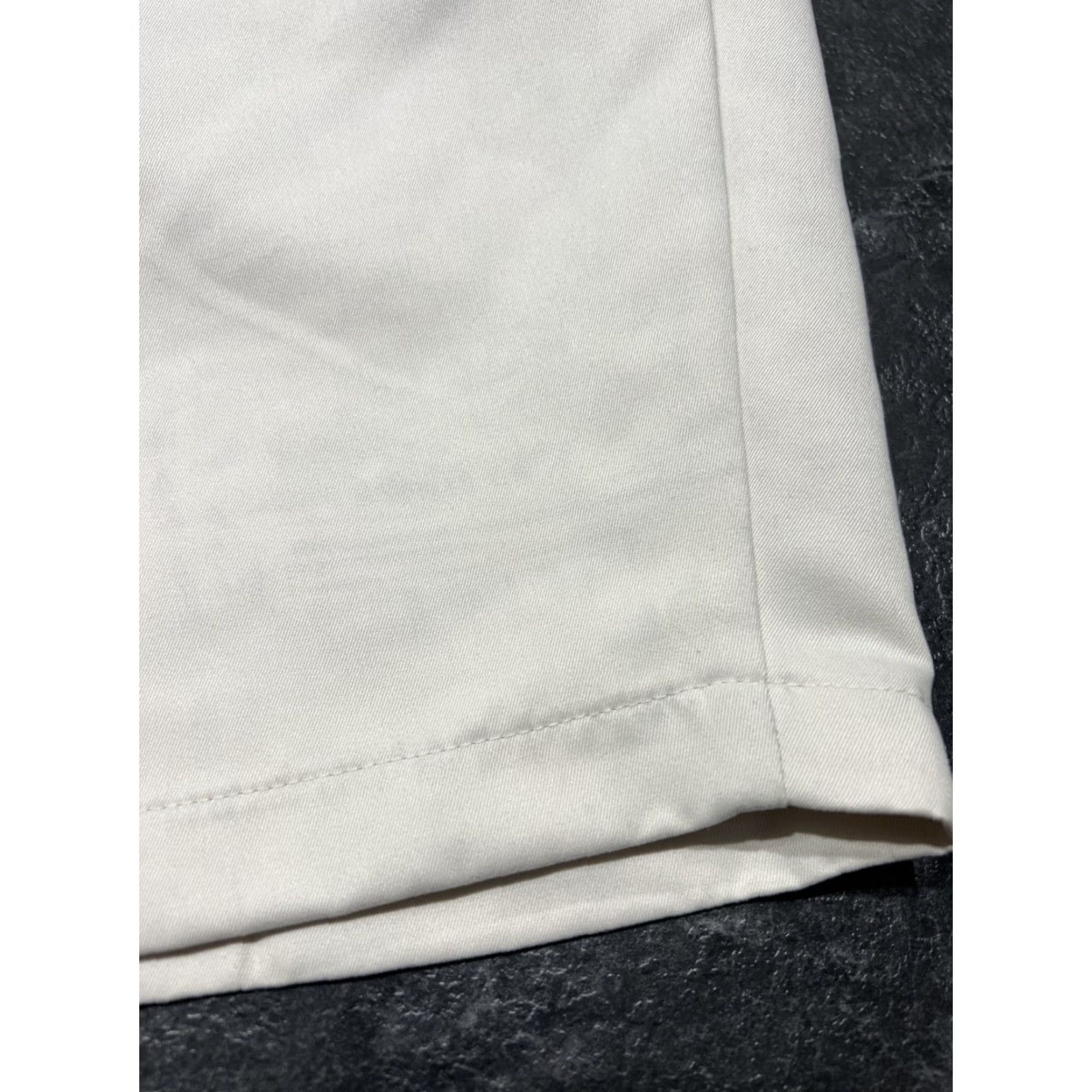 Roundtree & Yorke Roundtree & Yorke Performance Shorts – Classic Fit Pleated – Adult Size 42 – Beige – Expander Waistband – Casual Travel – Mens Size US 42 / EU 58 - 6 Thumbnail