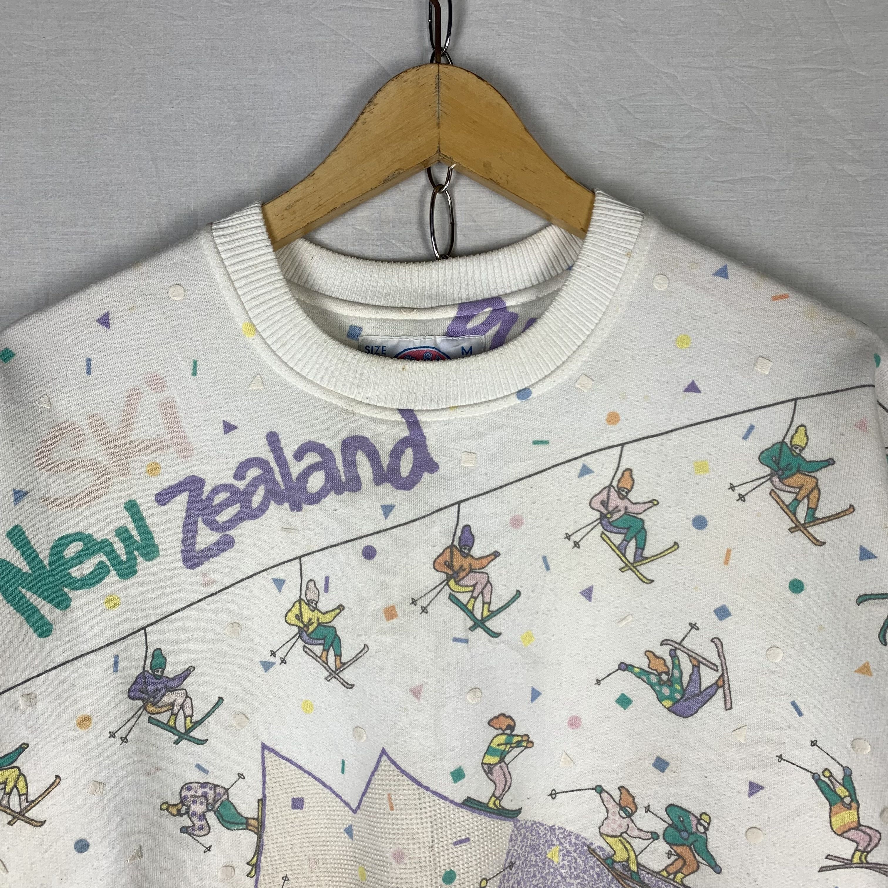 Vintage Vintage Ski New Zealand Sweatshirt Over Print Size US M / EU 48-50 / 2 - 3 Thumbnail