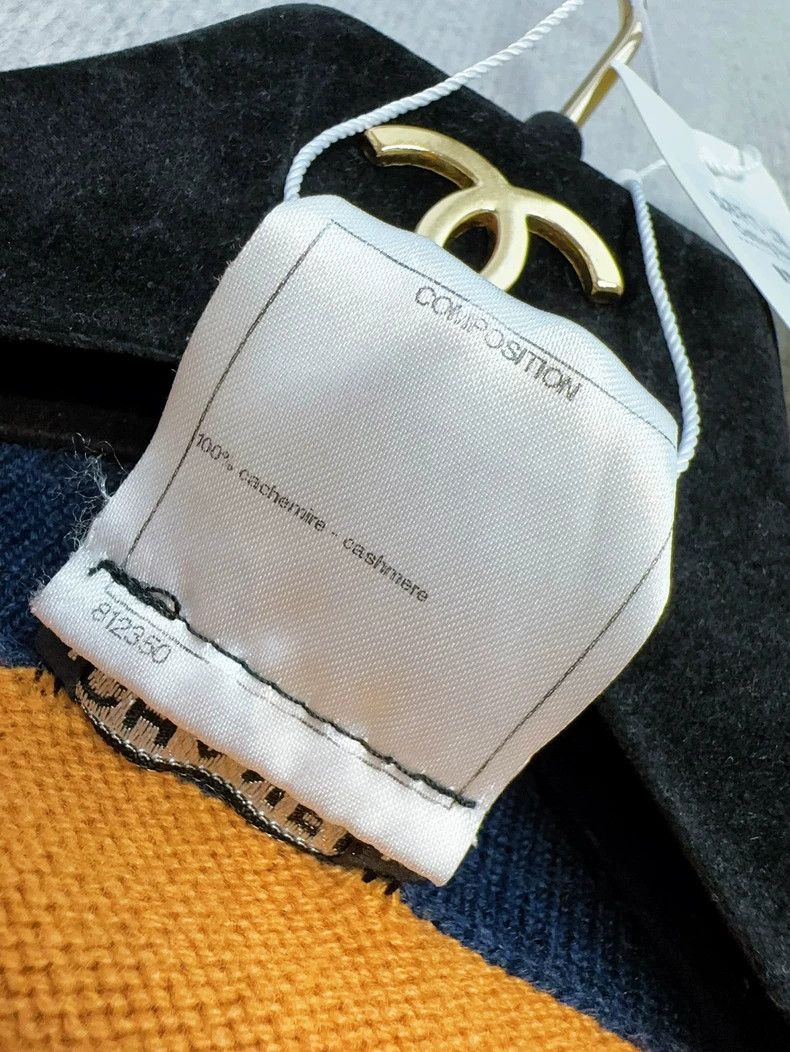 Chanel Chanel 14B ginger and dark blue v-neck knitted sweater Size XS / US 0-2 / IT 36-38 - 6 Thumbnail