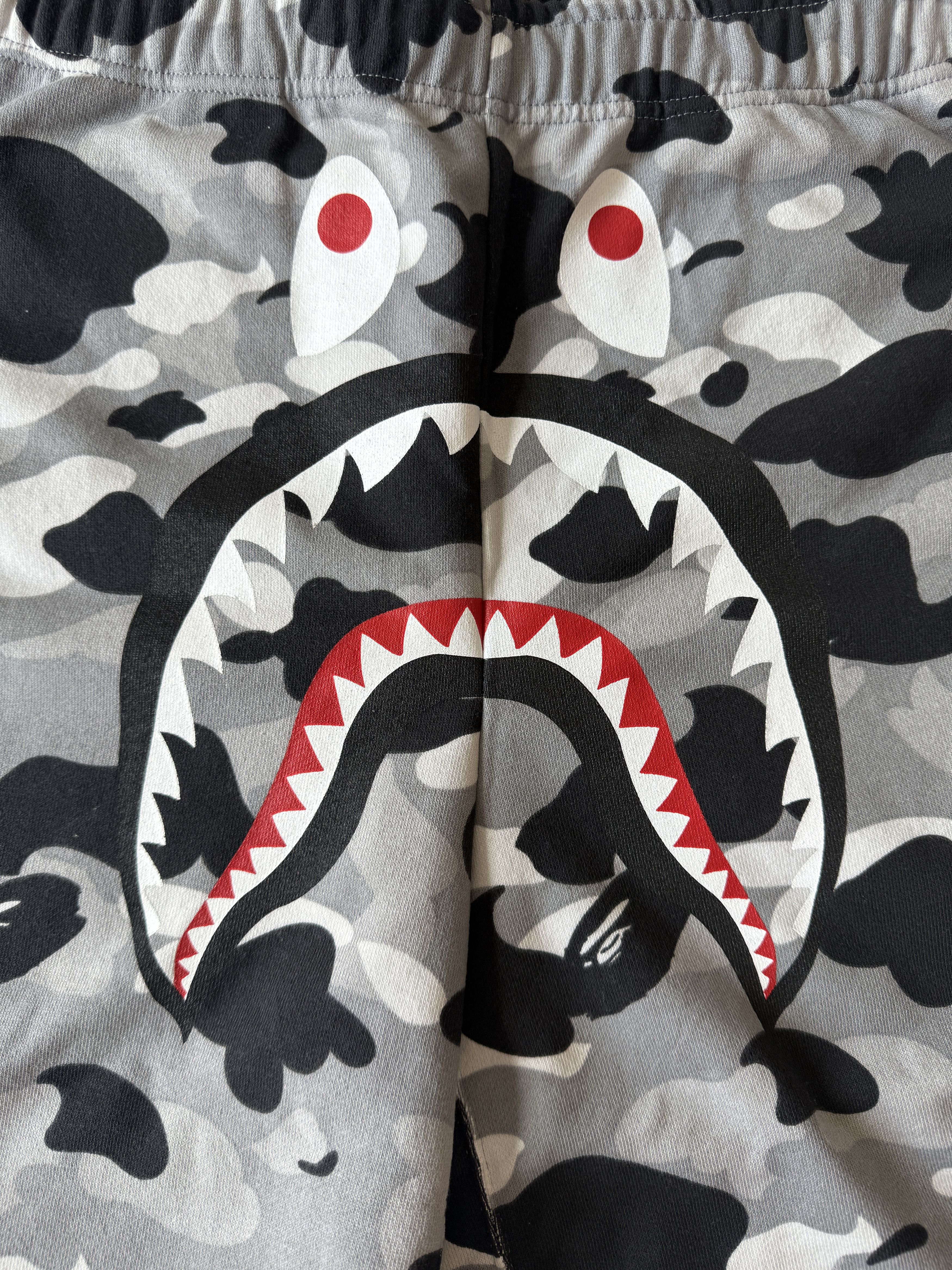 Bape 1ST CAMO SHARK REGULAR FIT SWEAT SHORTS Size US 34 / EU 50 - 5 Thumbnail