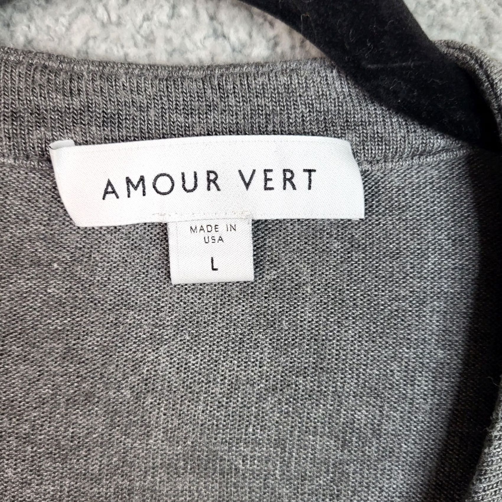 Vintage AMOUR VERT Women's Button-Up V-Neck 3/4 Sleeve Casual Tee Size L Gray Modal Spandex Basic All Seasons Size L / US 10 / IT 46 - 3 Thumbnail