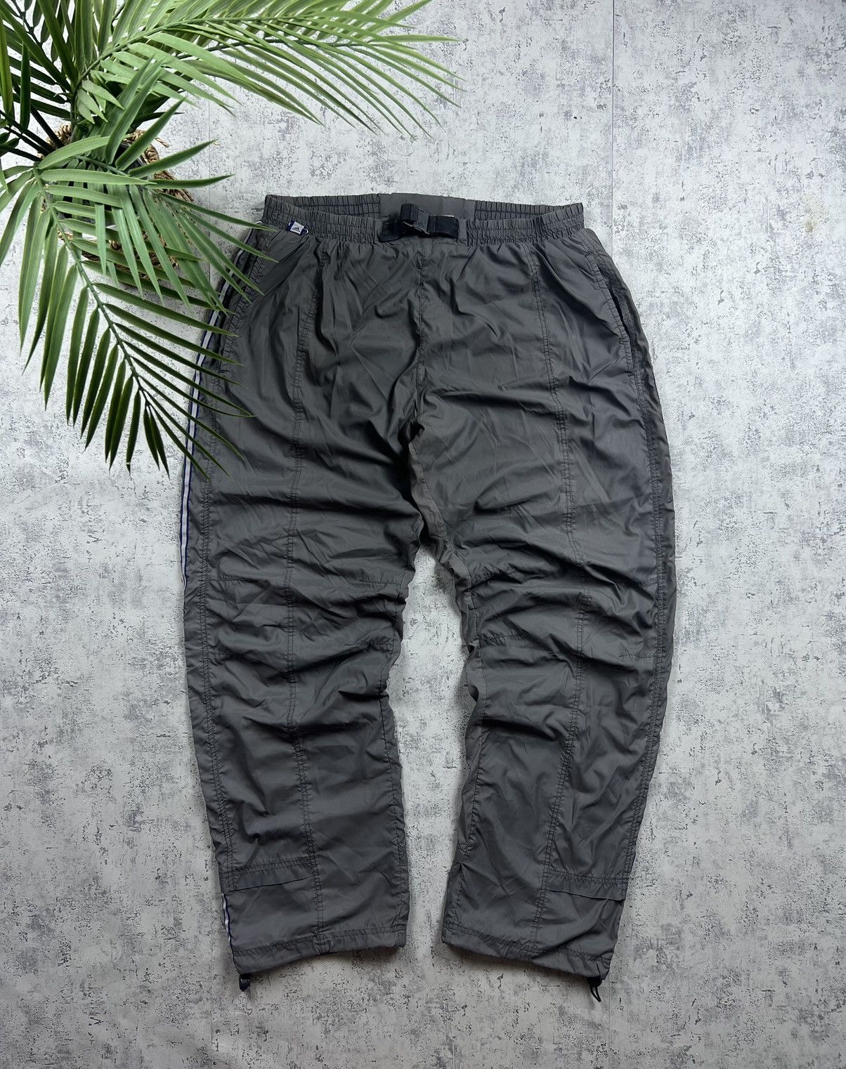 Adidas 90s Adidas Retro Logo Vintage Gorpcore Parachute Nylon Pants Size US 32 / EU 48 - 2 Thumbnail
