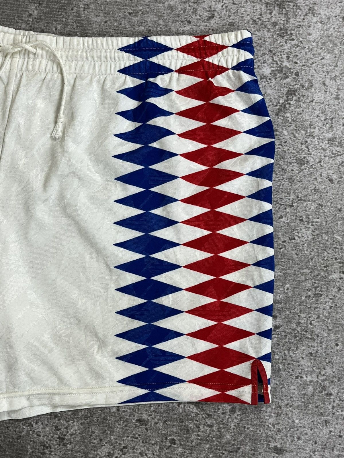 Vintage 1994 Adidas France Short Jersey Size US 32 / EU 48 - 4 Thumbnail