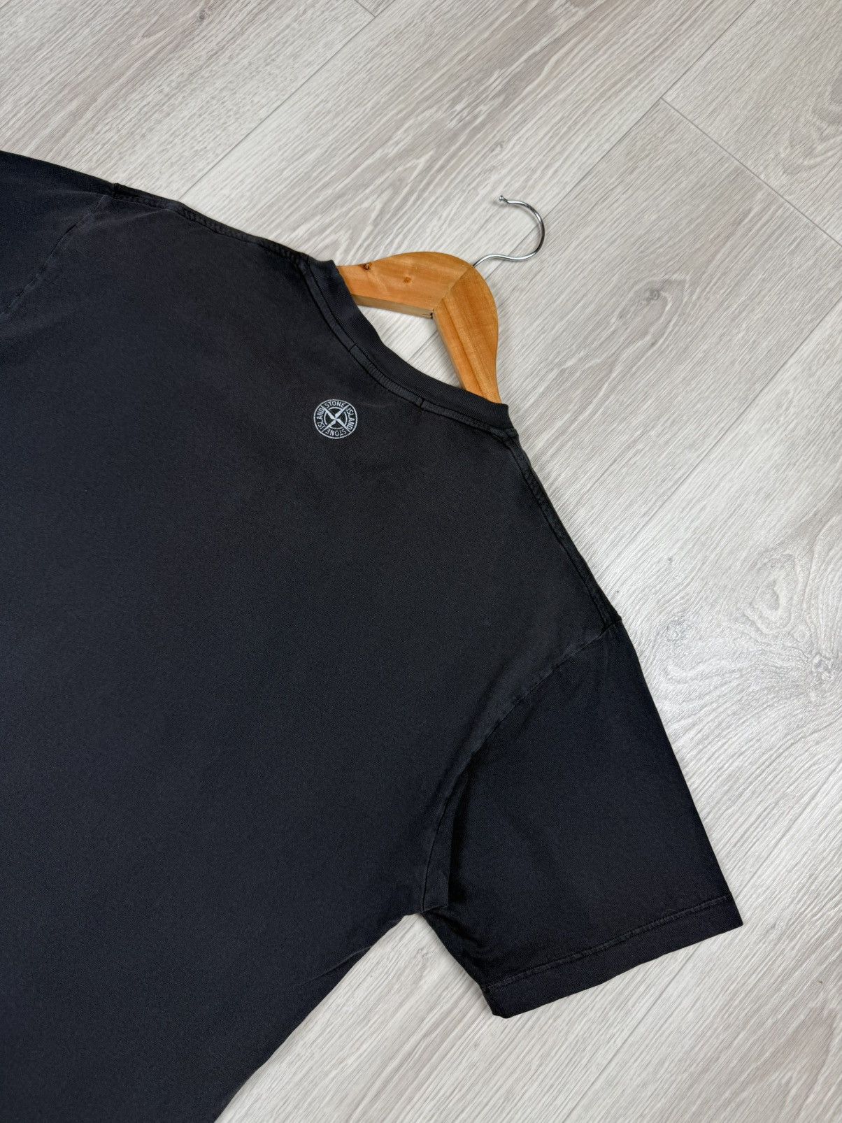 Stone Island Stone Island Geometric Logo Print Black Distressed T-Shirt Size US M / EU 48-50 / 2 - 8 Thumbnail