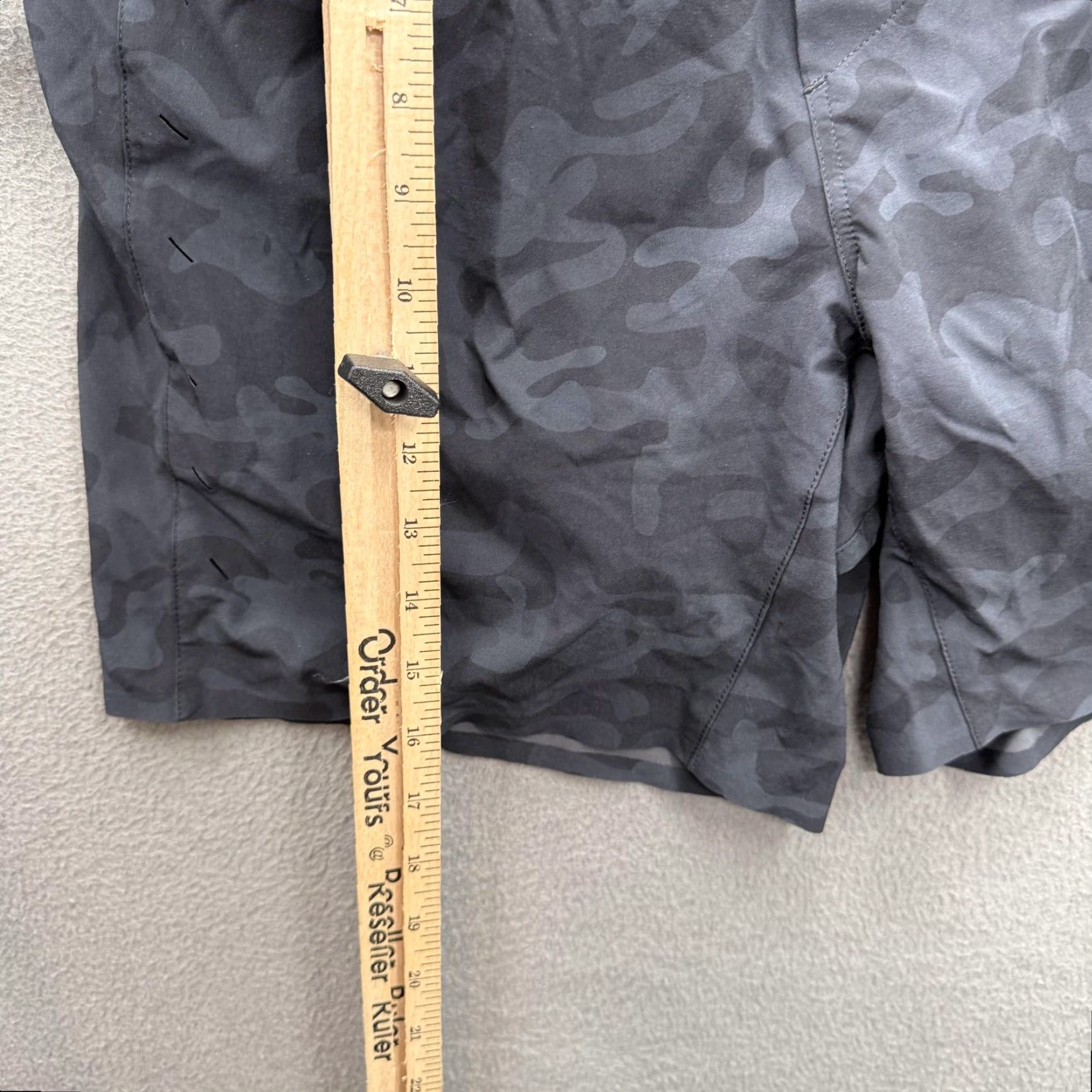 Ten Thousand Ten Thousand Session Shorts Mens Medium Blue Camo 7 Inseam Pockets Lightweight Breathable Quick Dry Moisture Wicking Running Gym Size US 31 - 6 Thumbnail