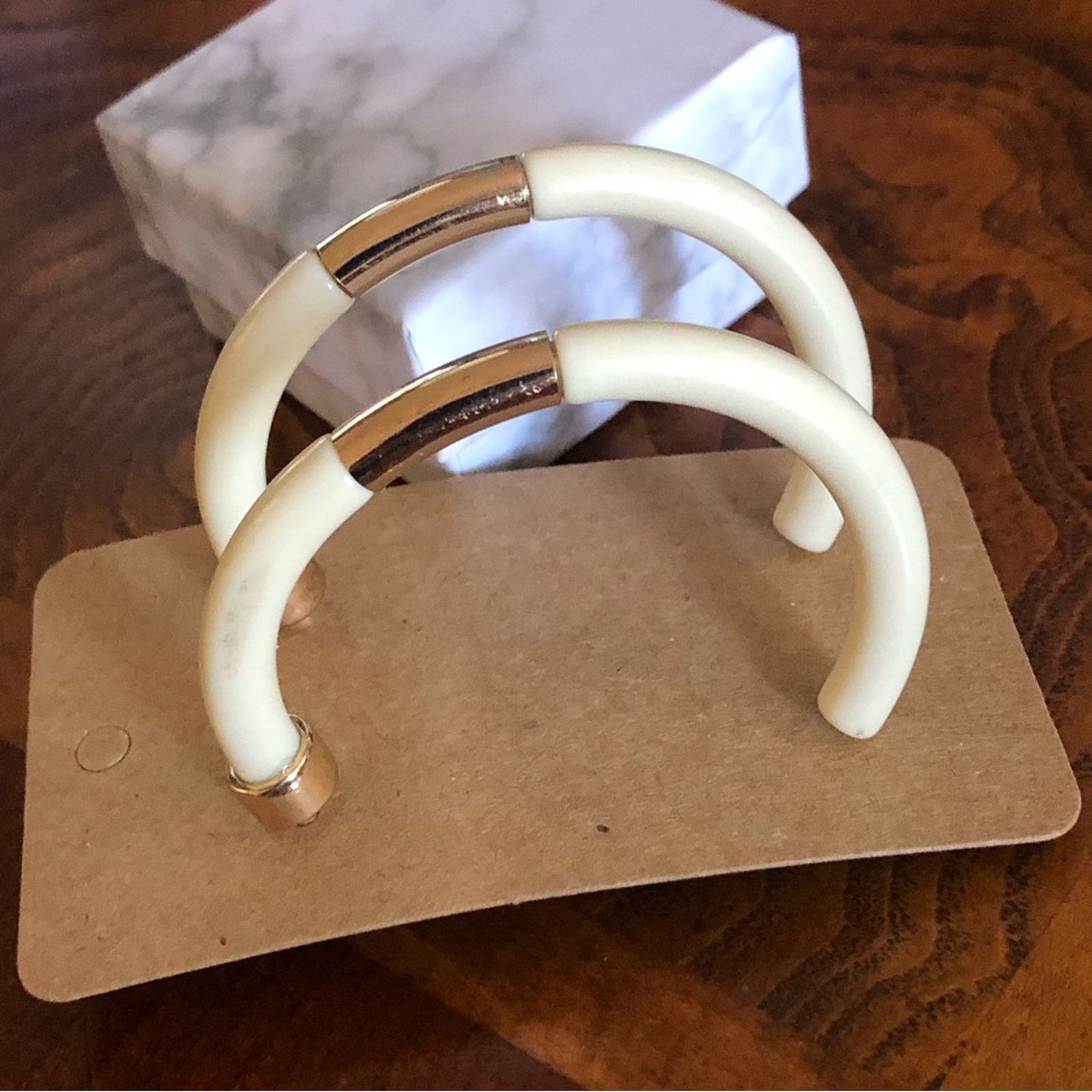 Vintage Vintage 90s cream and gold tone large hoop earrings Size ONE SIZE - 7 Thumbnail