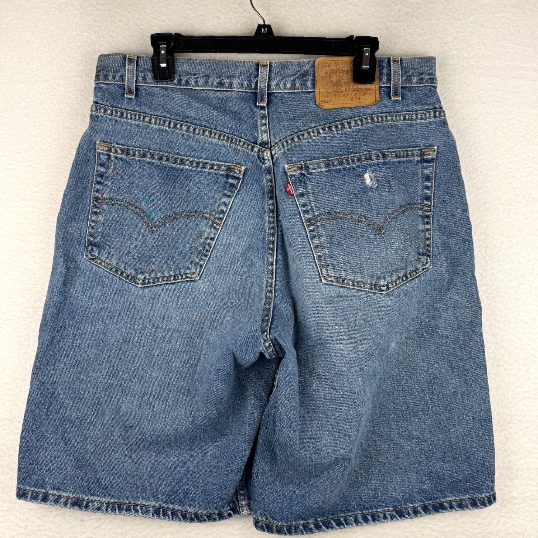 Levi's VINTAGE Levi's Bermuda Denim Shorts 560 Relaxed Mens 36x11 Blue 2001 Y2K Baggy Jorts 5-Pocket Design Size US 36 / EU 52 - 2 Thumbnail