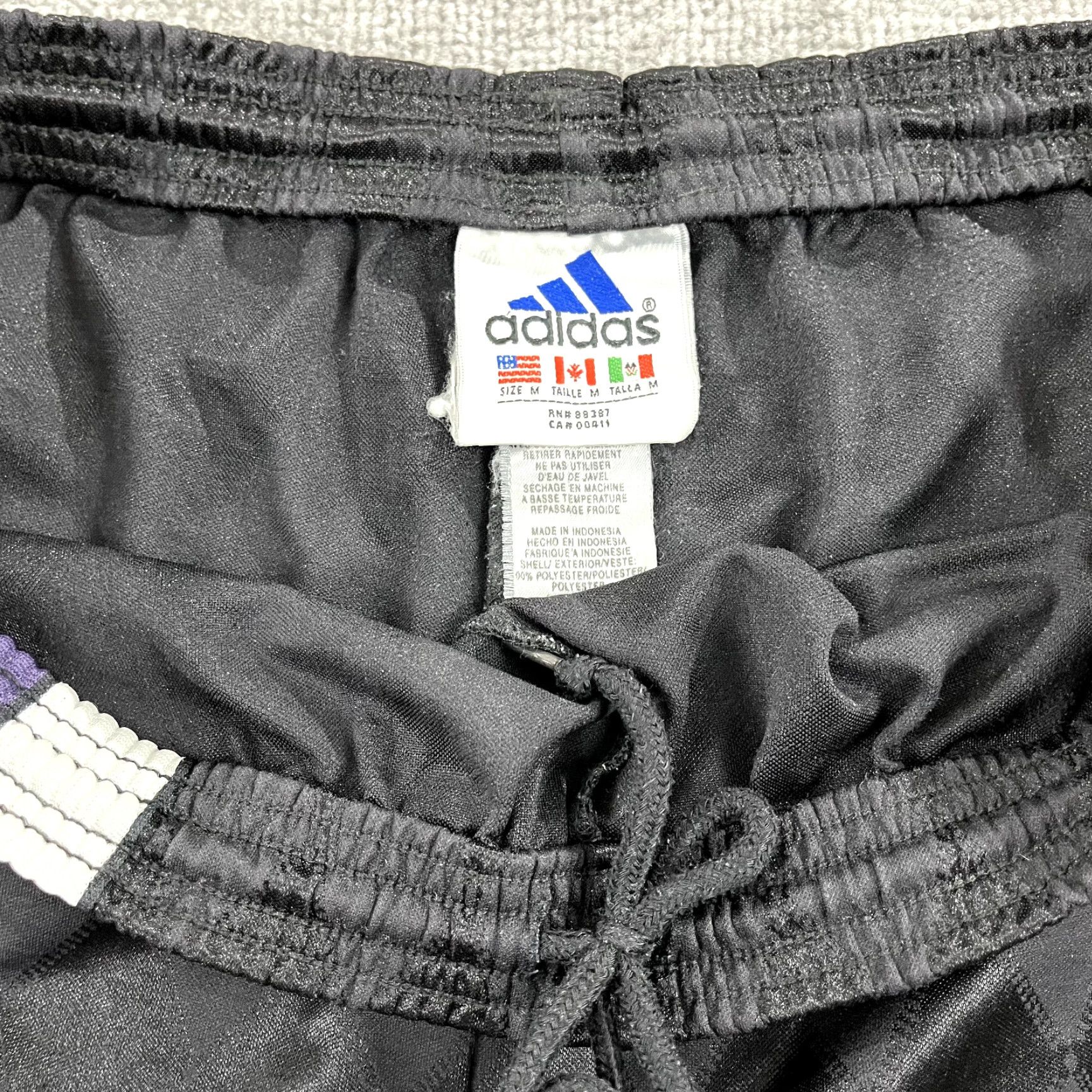 Adidas VINTAGE Size US 31 - 2 Thumbnail