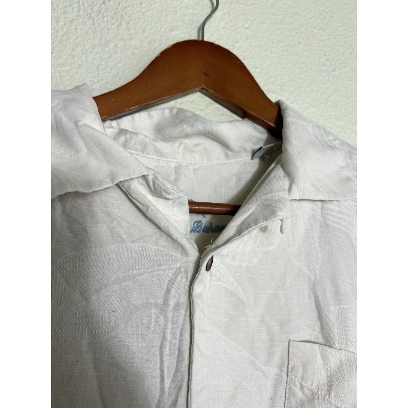 Tommy Bahama VINTAGE Tommy Bahama Mens Large Button-Up Shirt White Stained Martini Glass Parrots Party Short Sleeve, Casual Island Style Mens Size US L / EU 52-54 / 3 - 7 Thumbnail