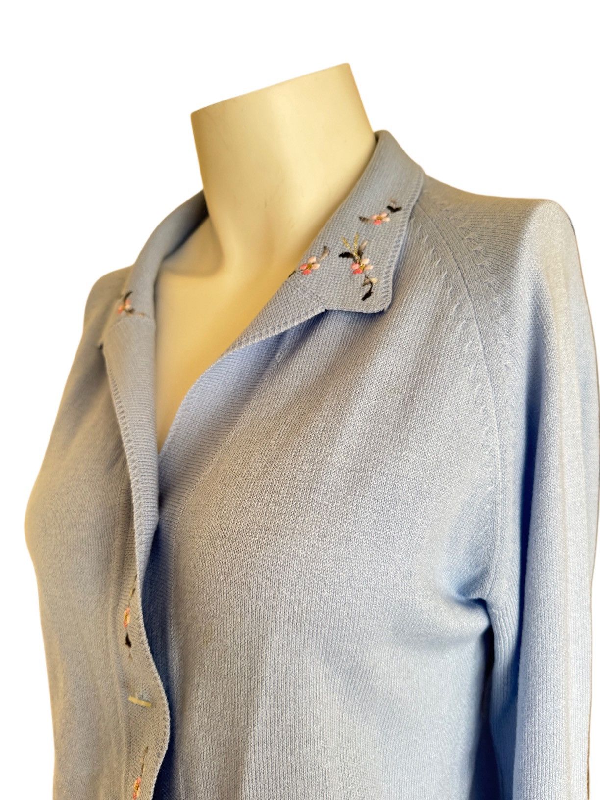 Vintage Women’s baby blue floral embroidered cardigan sweater button Size S / US 4 / IT 40 - 1 Thumbnail