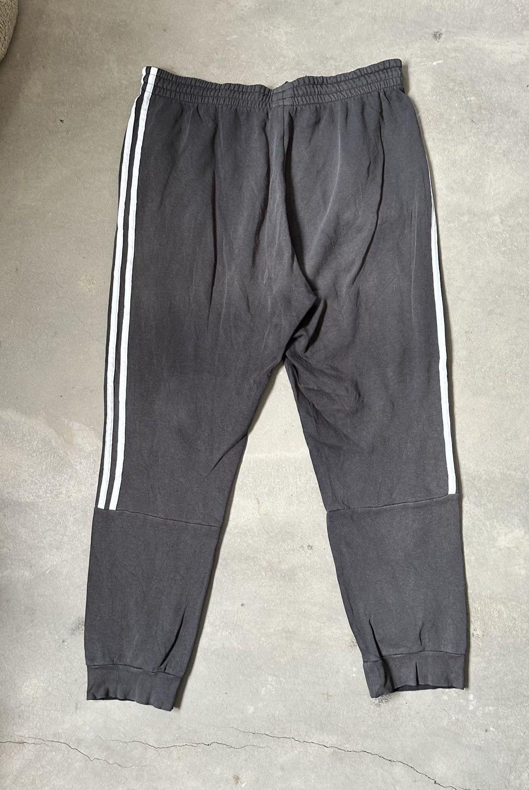 Adidas VINTAGE ADIDAS WELL FADED TRACK PANT Size US 38 / EU 54 - 7 Thumbnail