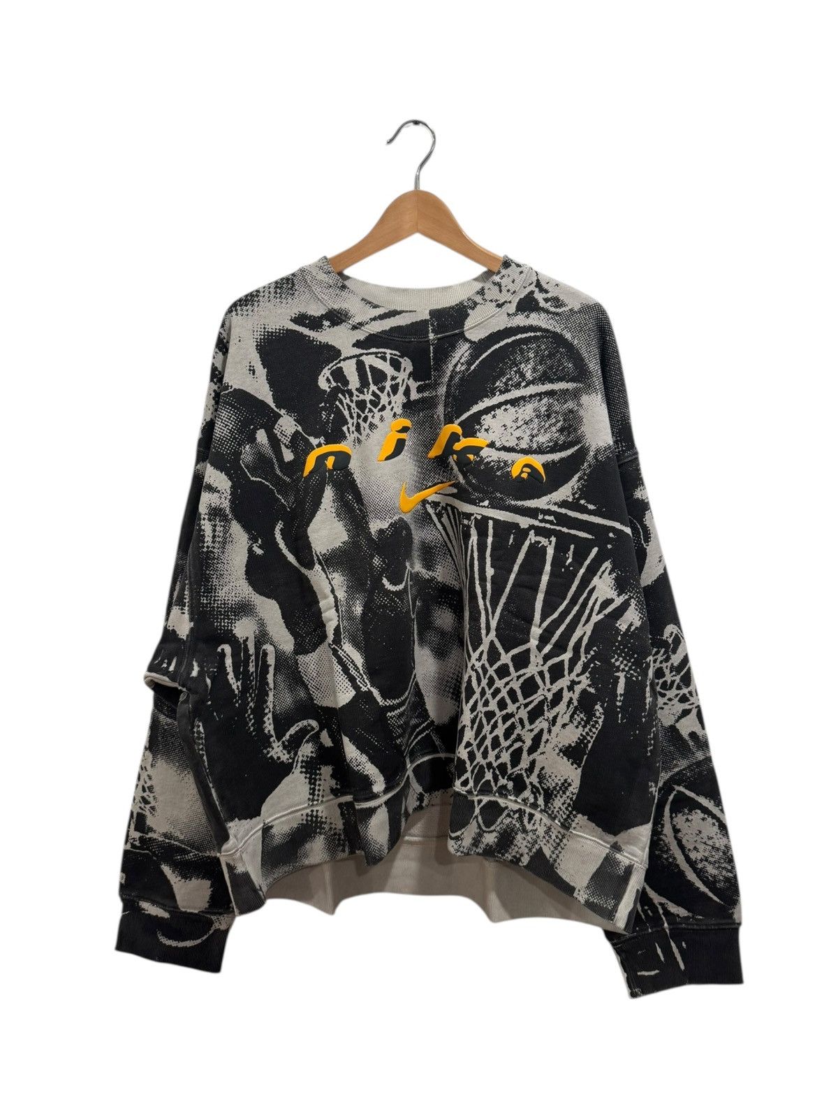 Cactus Plant Flea Market × Nike Cactus Plant Flea Market x Nike Hoops Crewneck Light Bone Size US XL / EU 56 / 4 - 1 Thumbnail