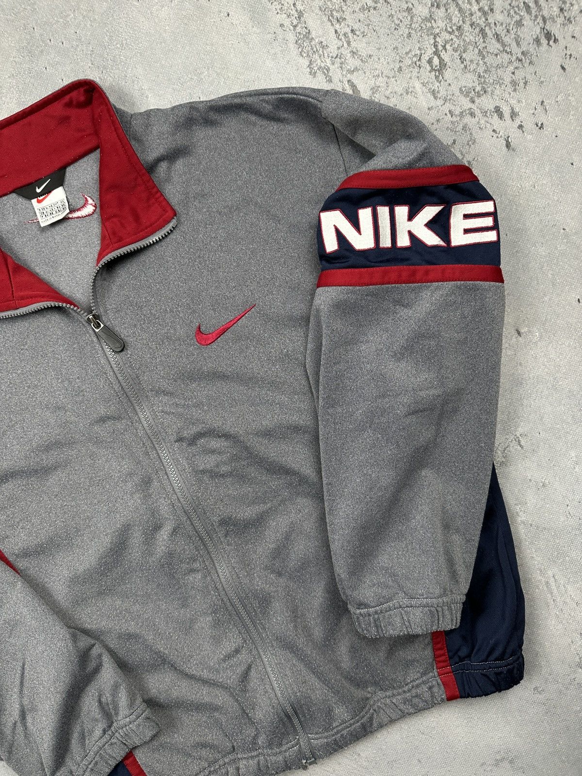 Nike Vintage Nike Grey Red Navy Full Zip Track Jacket 90s Swoosh Size US L / EU 52-54 / 3 - 5 Thumbnail