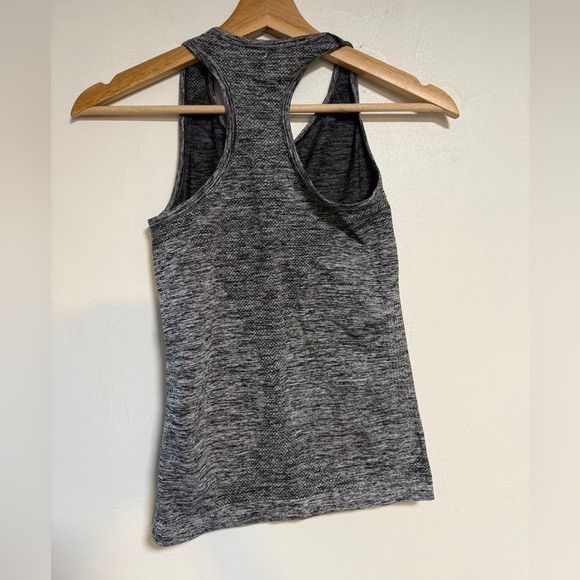 Gymshark Gymshark Seamless Racerback Tank Top – Pit-to-Pit 12.5” Size S / US 4 / IT 40 - 8 Thumbnail