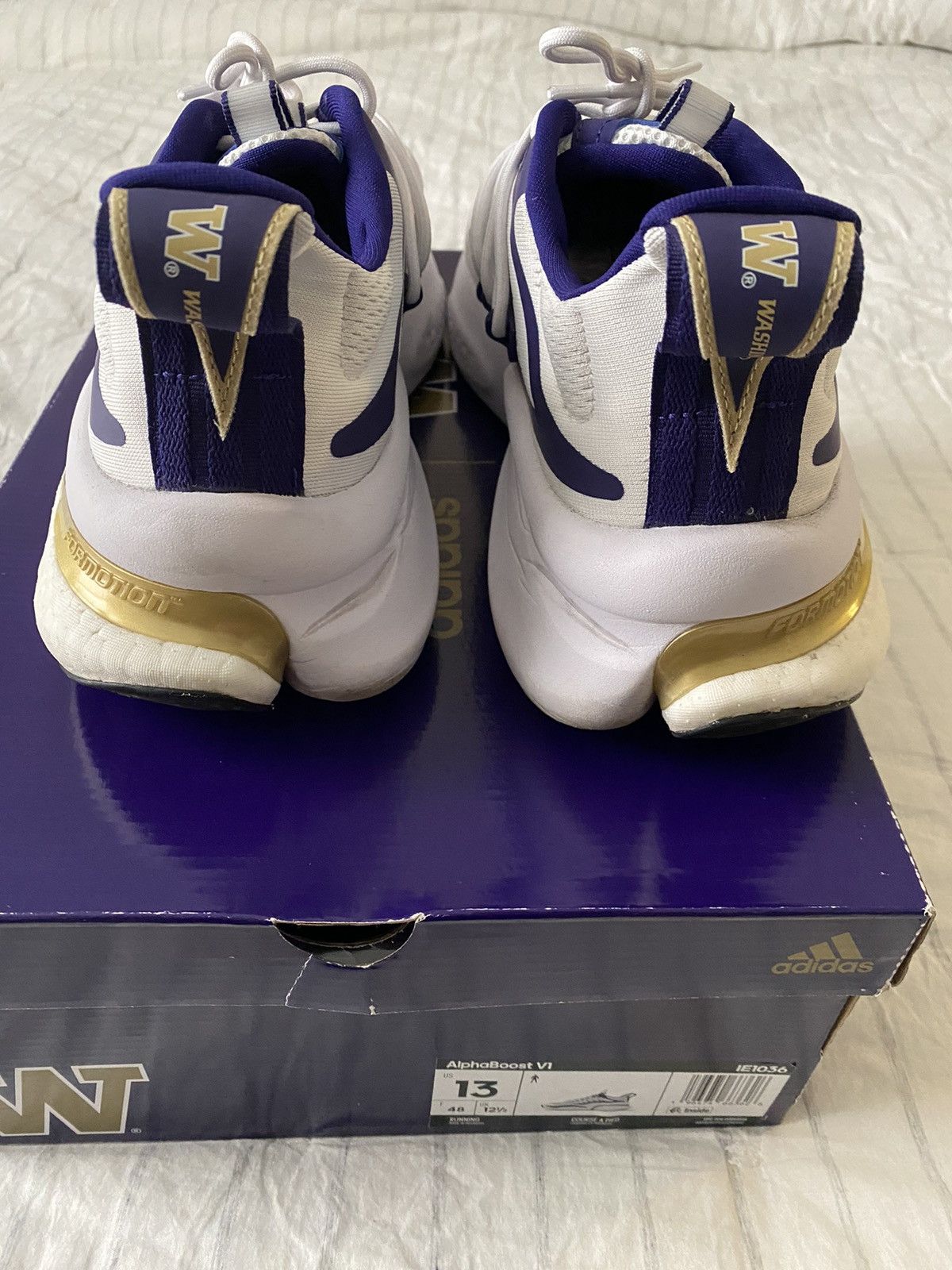 Adidas Adidas AlphaBoost V1 Washington Huskies Sz13 Size US 13 / EU 46 - 6 Thumbnail