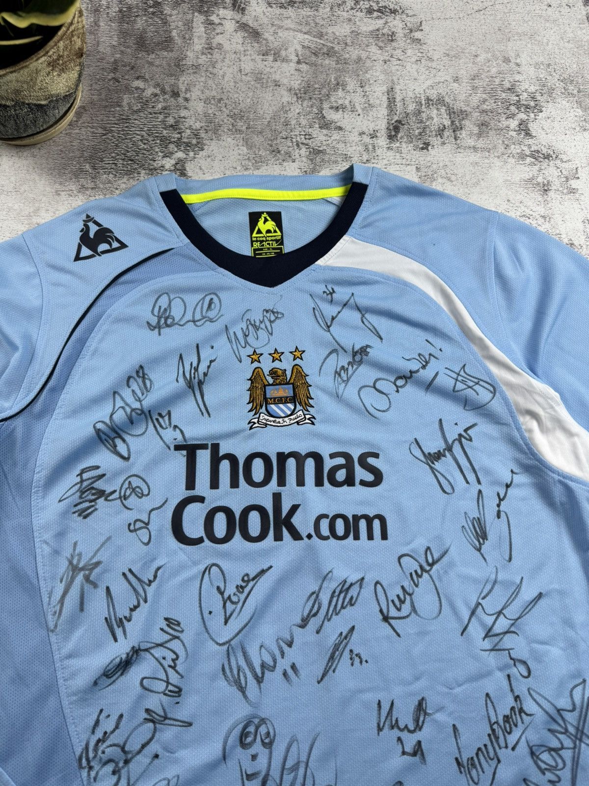 Le Coq Sportif Manchester City 2008/2009 All Squad Autographed Jersey Shirt Size US XL / EU 56 / 4 - 12 Thumbnail