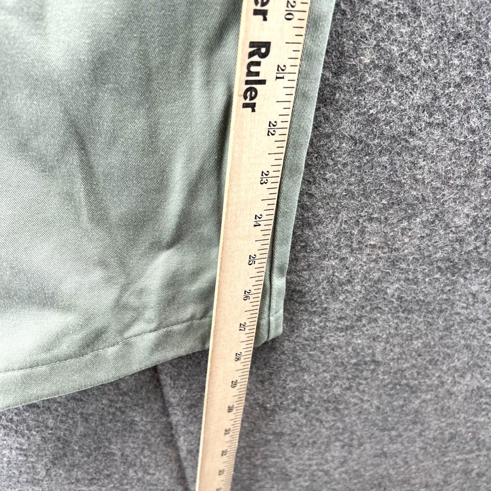 Vintage LL Bean Pants Women 6 Regular Green Chino Flat Front 28 Inseam Button Pockets Casual Spring Summer Fall Winter Old? Size 28" / US 6 / IT 42 - 3 Thumbnail