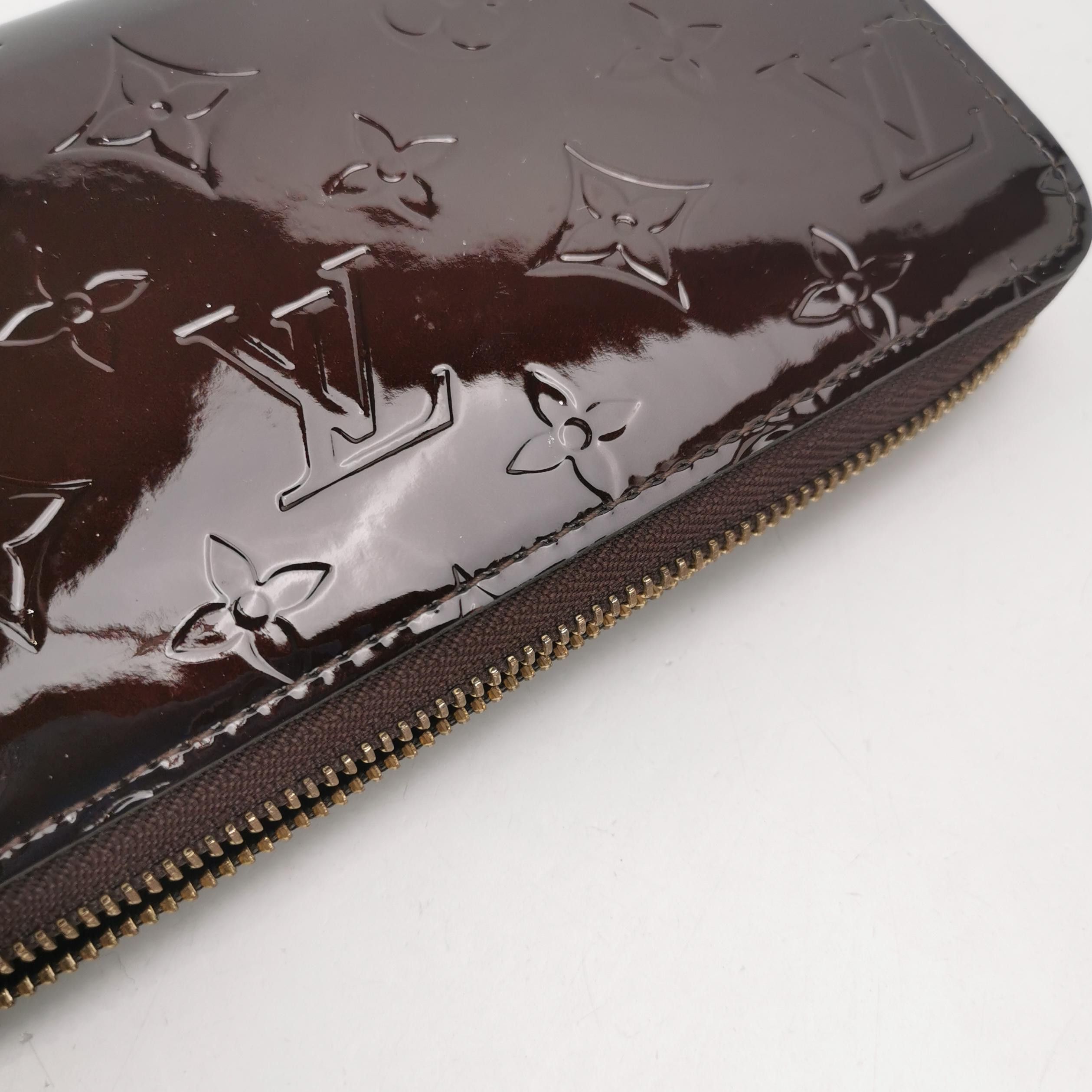 Louis Vuitton Louis Vuitton (LV) Zippy patent leather zip around embossed Size ONE SIZE - 8 Thumbnail