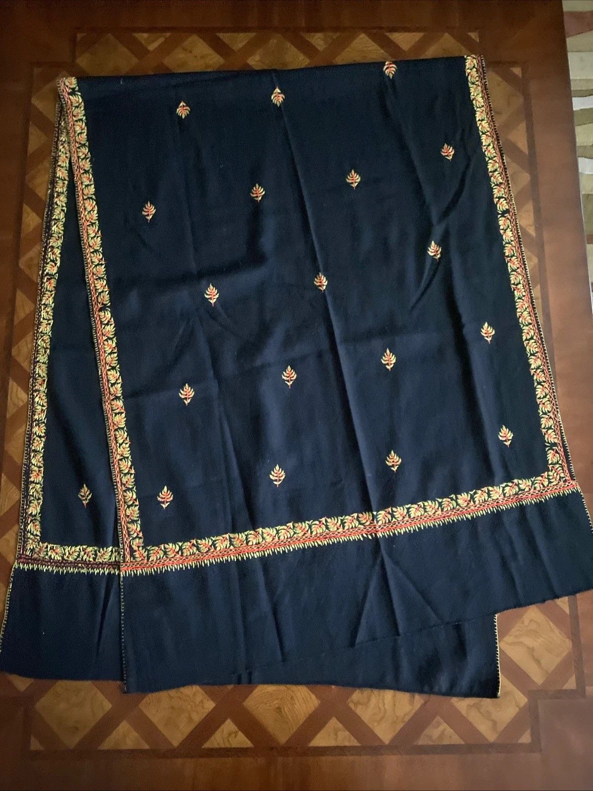Other Vintage Virgin Wool Scarf Pashmina Black Hand Embroidered Size ONE SIZE - 4 Thumbnail