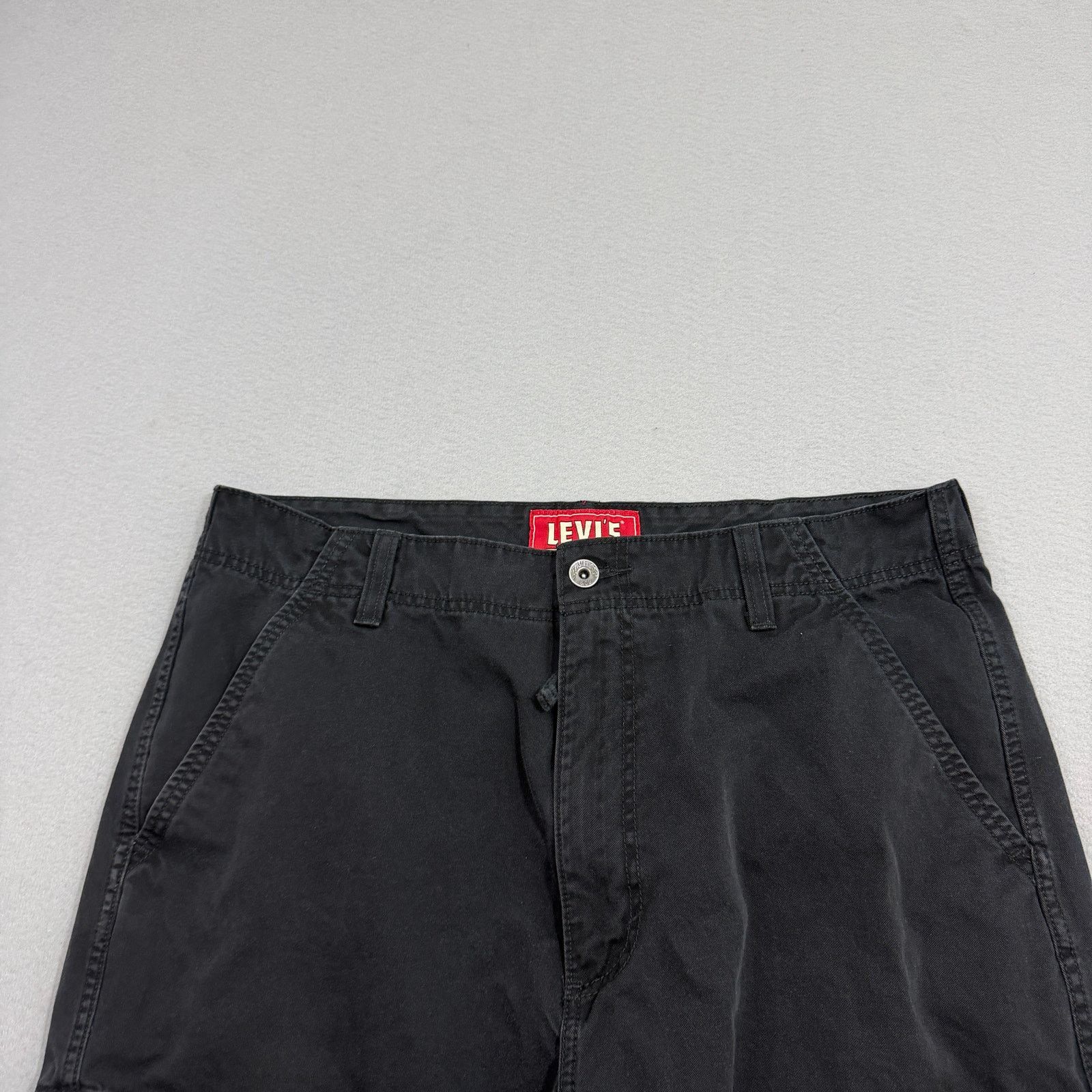 Levi's Vintage Levis Cargo Shorts 38 Black 12" Inseam Paratrooper Size US 38 / EU 54 - 2 Thumbnail