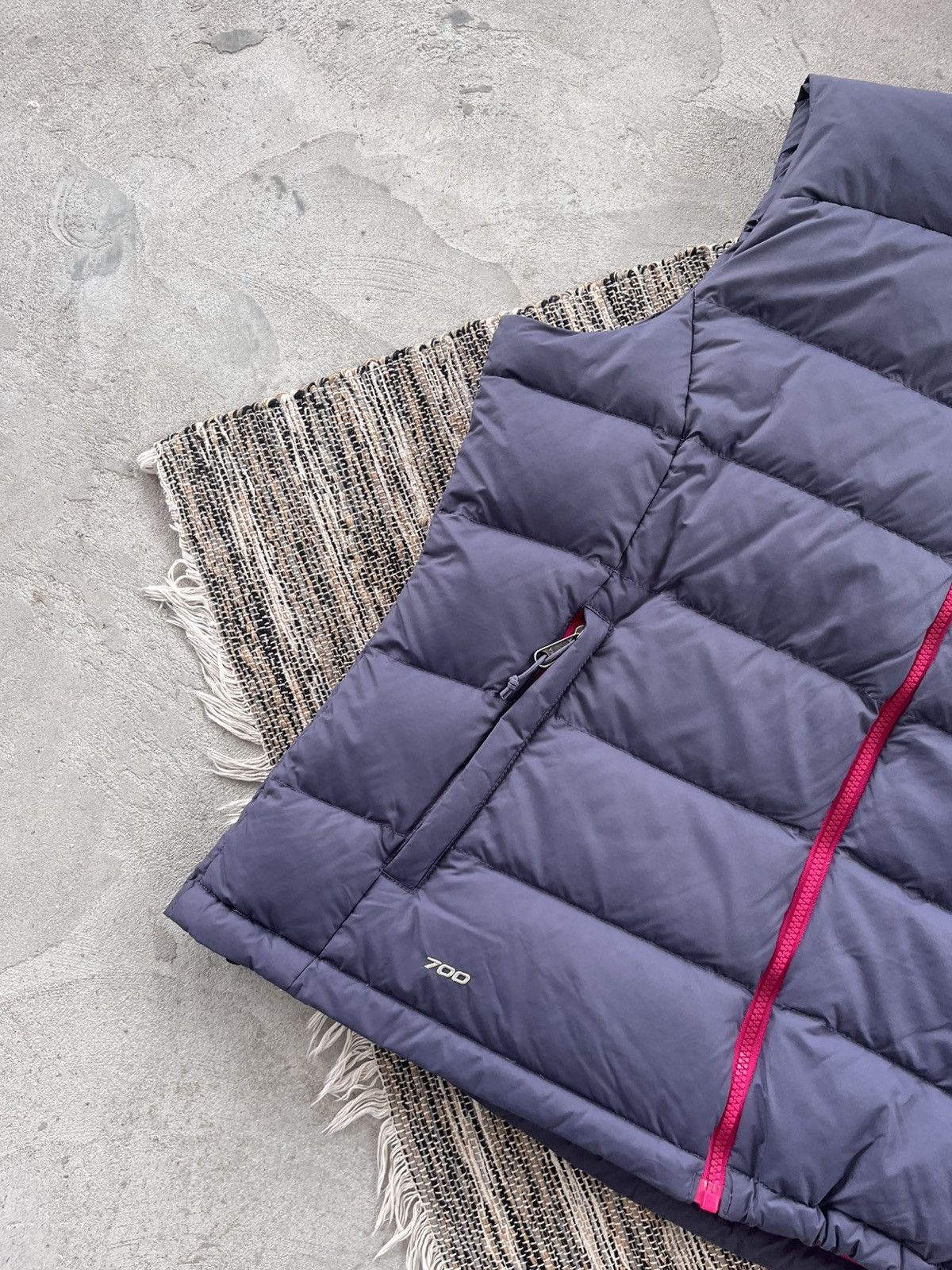The North Face Vintage The North Face 700 Blue Pink Outdoor Puffer Vest Size XL / US 12-14 / IT 48-50 - 3 Thumbnail