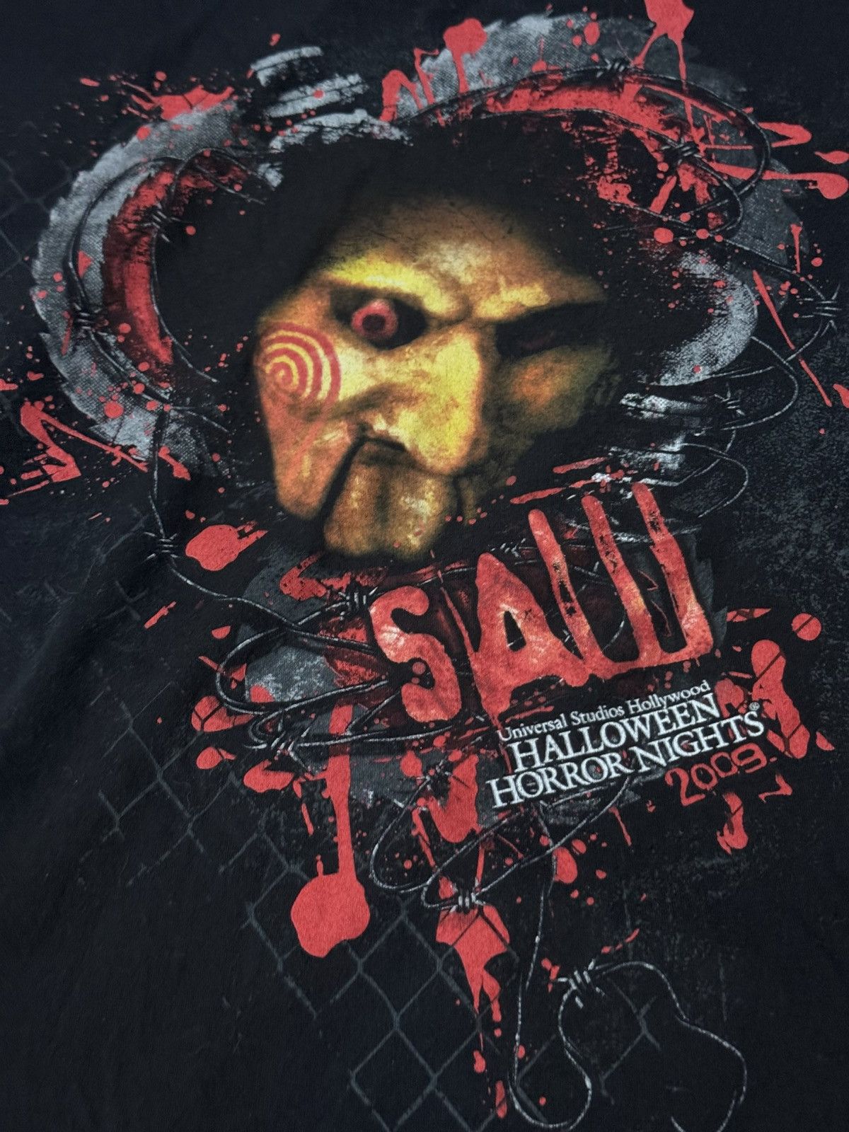 Vintage Distressed Vintage 00s Universal Studios Hollywood SAW Tee Size US XL / EU 56 / 4 - 2 Thumbnail