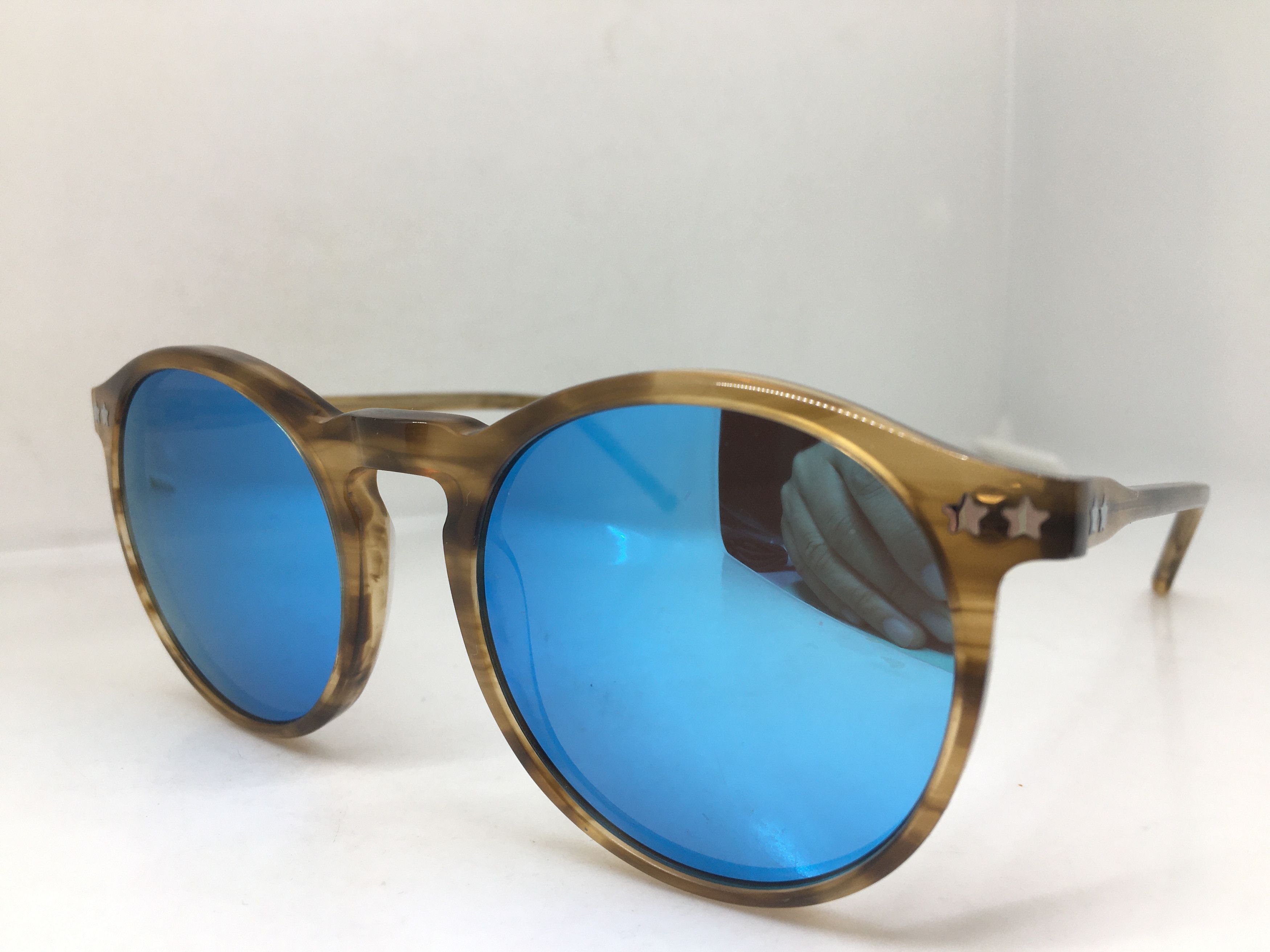 Wildfox Wildfox Steff Ivy League Keyhole Sunglasses Frame Size ONE SIZE - 3 Thumbnail