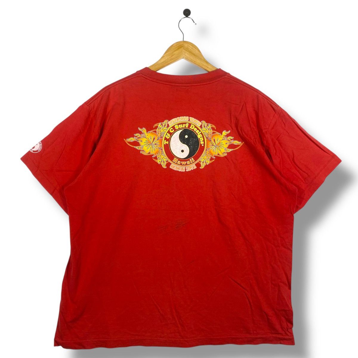 Vintage Vintage 90's TOWN & COUNTRY Surf 71 Distressed Tee Shirt Size US XL / EU 56 / 4 - 1 Thumbnail