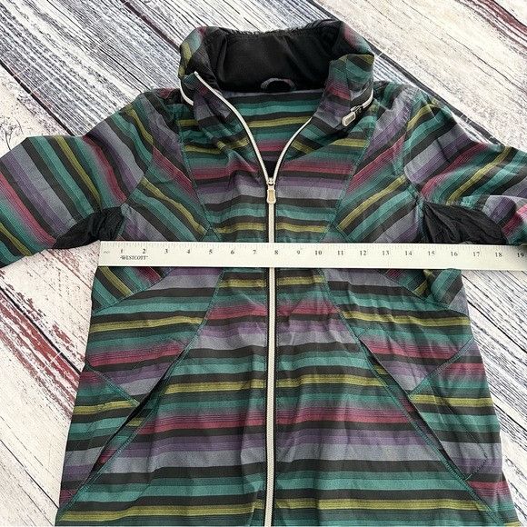 Lululemon Lululemon Run Hustle Jacket in Multi Poncho Stripe Hooded Ja Size M / US 6-8 / IT 42-44 - 9 Thumbnail