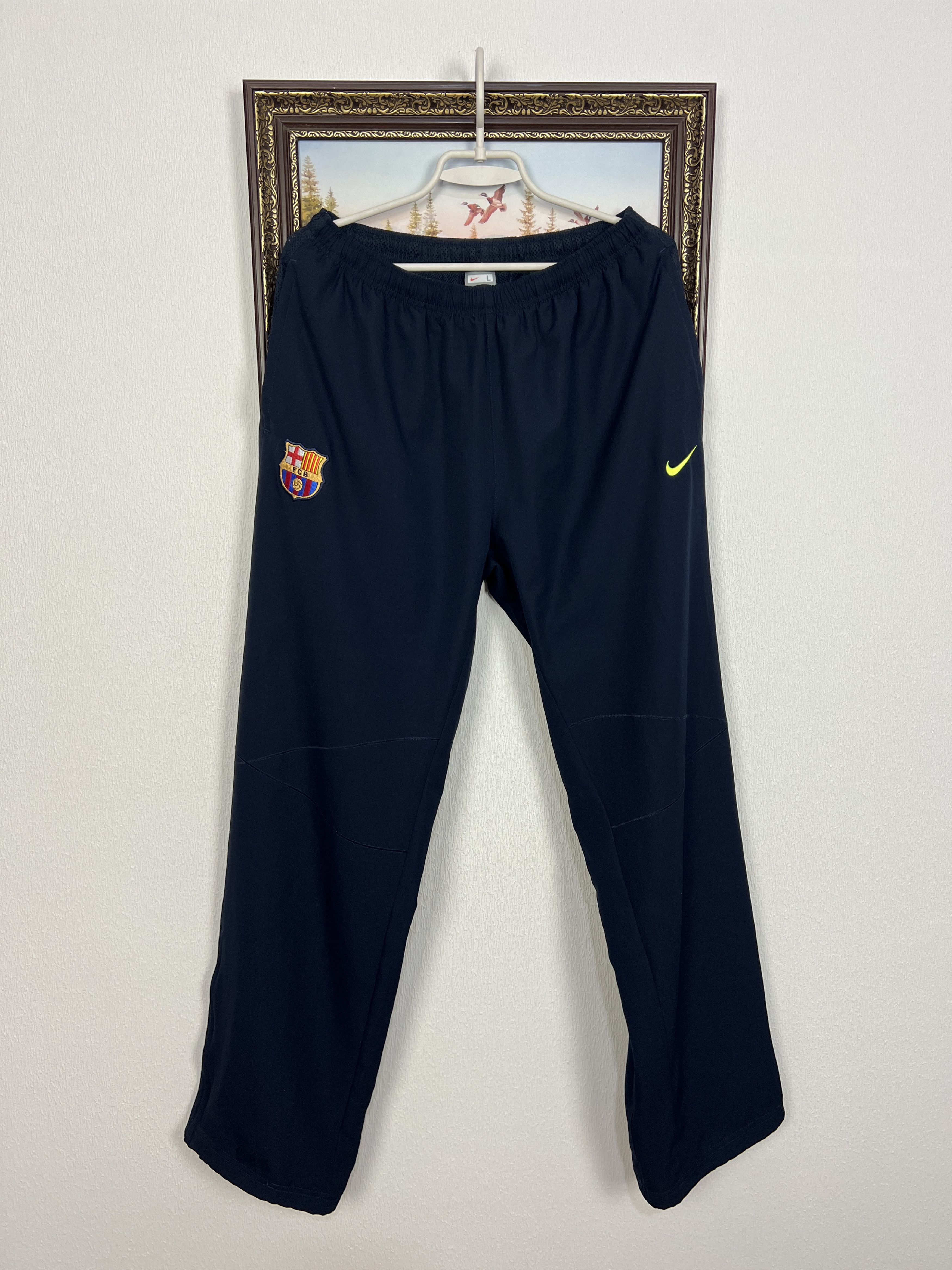 Nike Vintage Nike FC Barcelona Football Pants Soccer Sweatpants Size US 34 / EU 50 - 1 Thumbnail