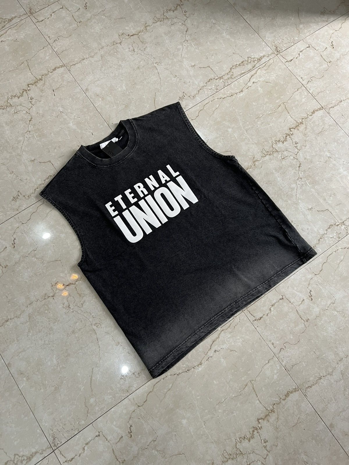 Other Vintage Faded Sleeveless Tees Size US L / EU 52-54 / 3 - 3 Thumbnail