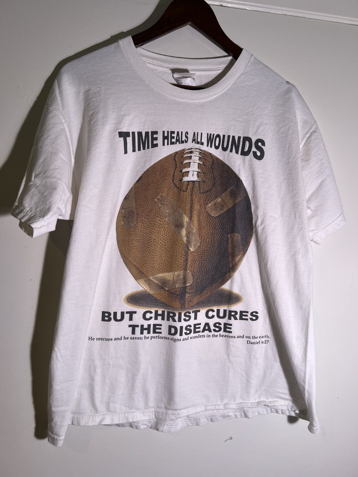 Vintage 90’s 2000’s Y2K VTG Vintage Jesus Christ Football Retro Tee Size US XL / EU 56 / 4 - 1 Thumbnail