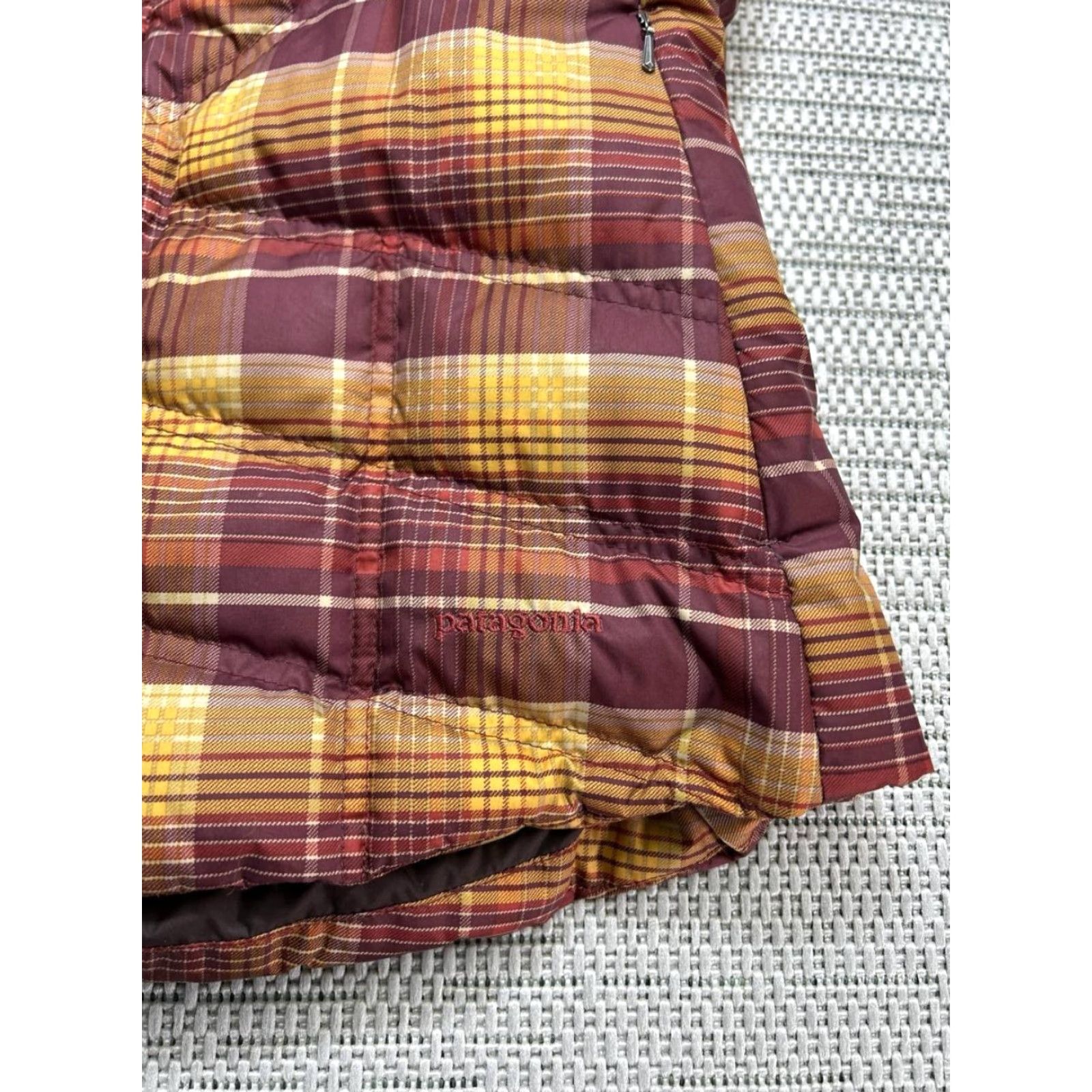 Patagonia Patagonia Down With It Vest Womens Medium Red Headlands Plaid Hooded Insulated Size M / US 6-8 / IT 42-44 - 4 Thumbnail