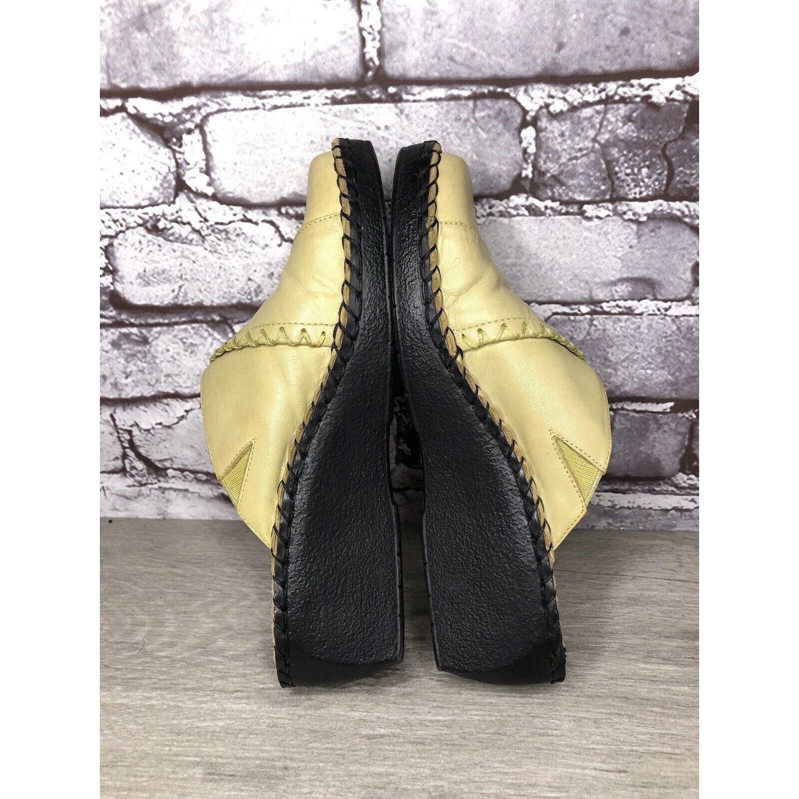Duck Head Duckhead Yellow Leather Slip On Comfort Wedge Clogs Shoes Wo Size US 7 / IT 37 - 13 Thumbnail
