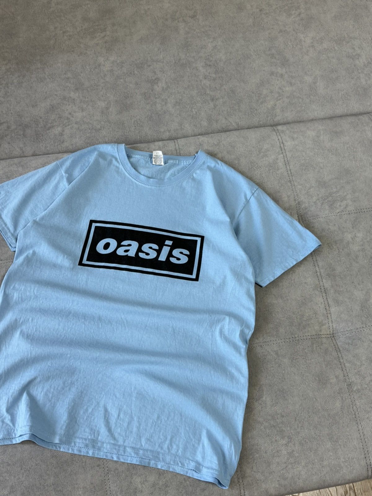 Band Tees Oasis Definitely Maybe Blue Box Logo T-Shirt Men's M Size Size US M / EU 48-50 / 2 - 3 Thumbnail