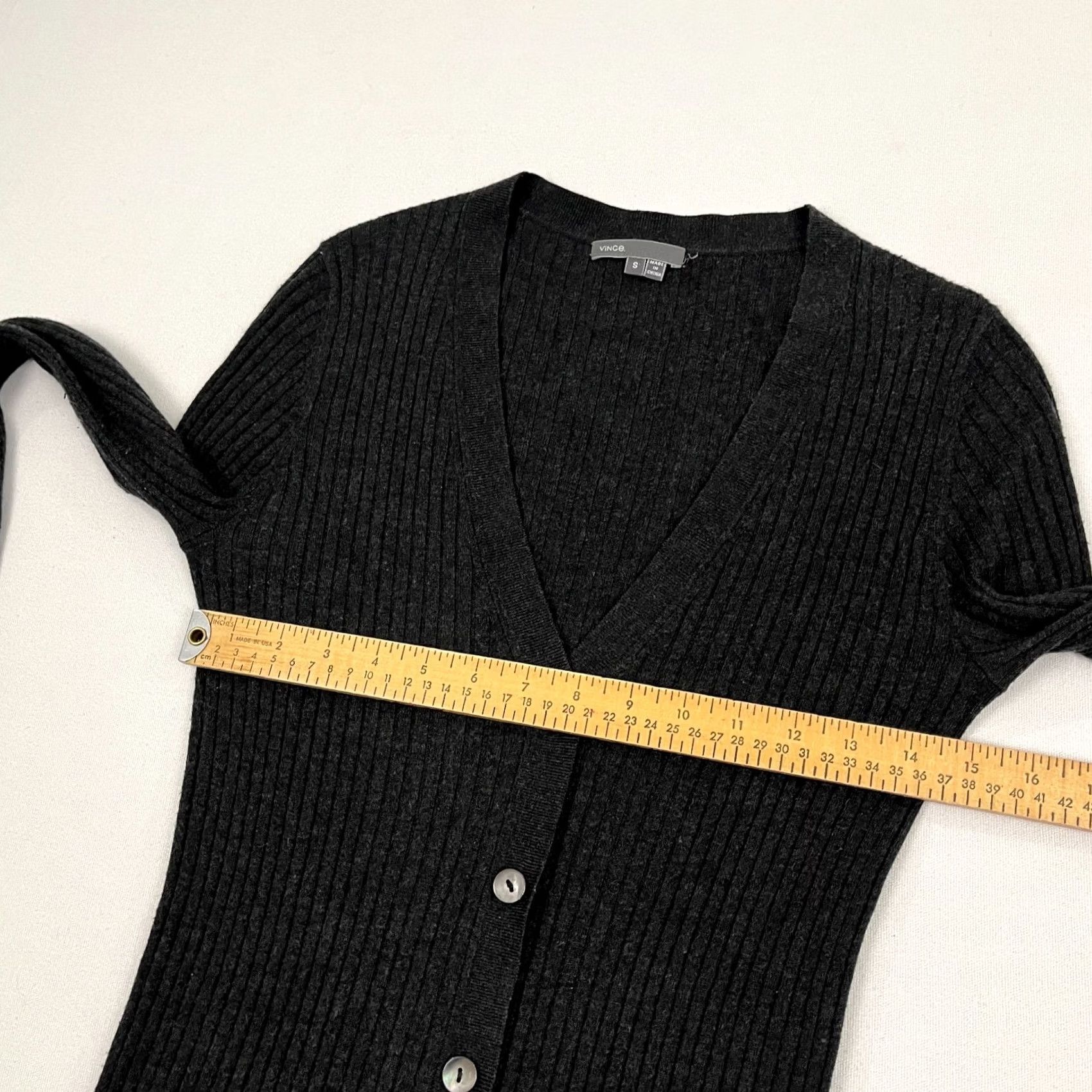 Vince Vince Cardigan Sweater Women S Slim Fitted Gray Ribbed Cashmere Blend Minimalist Cardigan S Gray Womens Silk-Lead? Size S / US 4 / IT 40 - 6 Thumbnail
