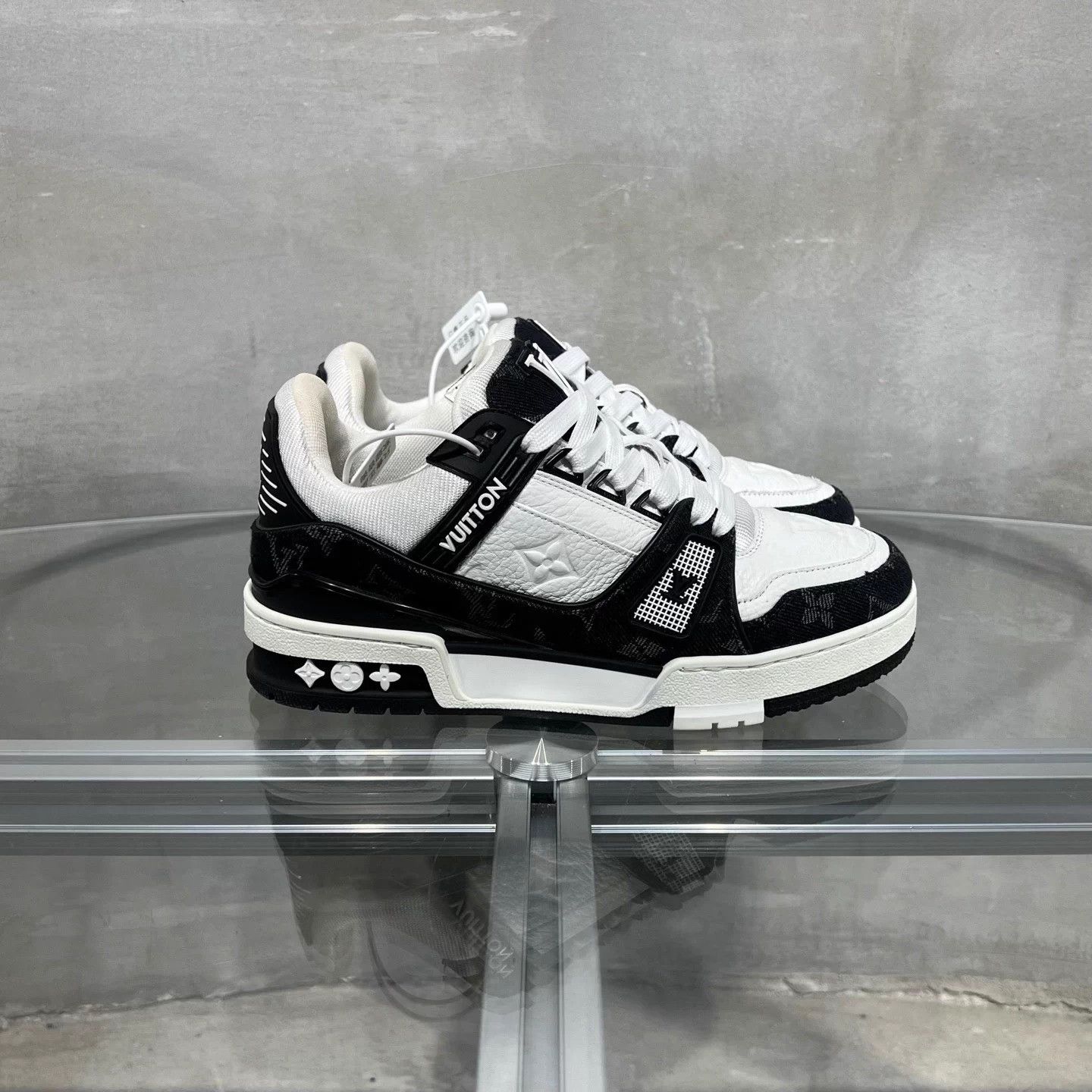 Louis Vuitton LV Trainer B&W Denim Box UK2.5 36.5 Size US 5.5 / IT 35.5 - 4 Thumbnail