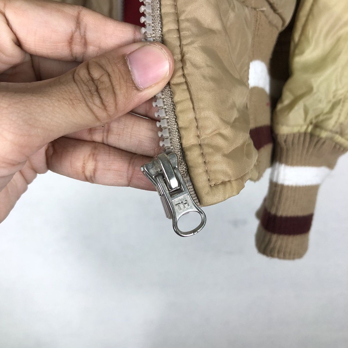 Japanese Brand 🔥Vintage Puffer Down Bomber Jacket Vans Skate Wear Design Size US L / EU 52-54 / 3 - 17 Thumbnail