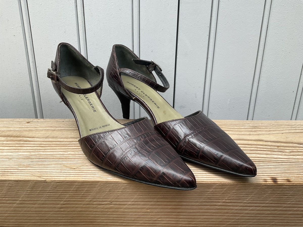 Robert Clergerie’s brown leather sandals