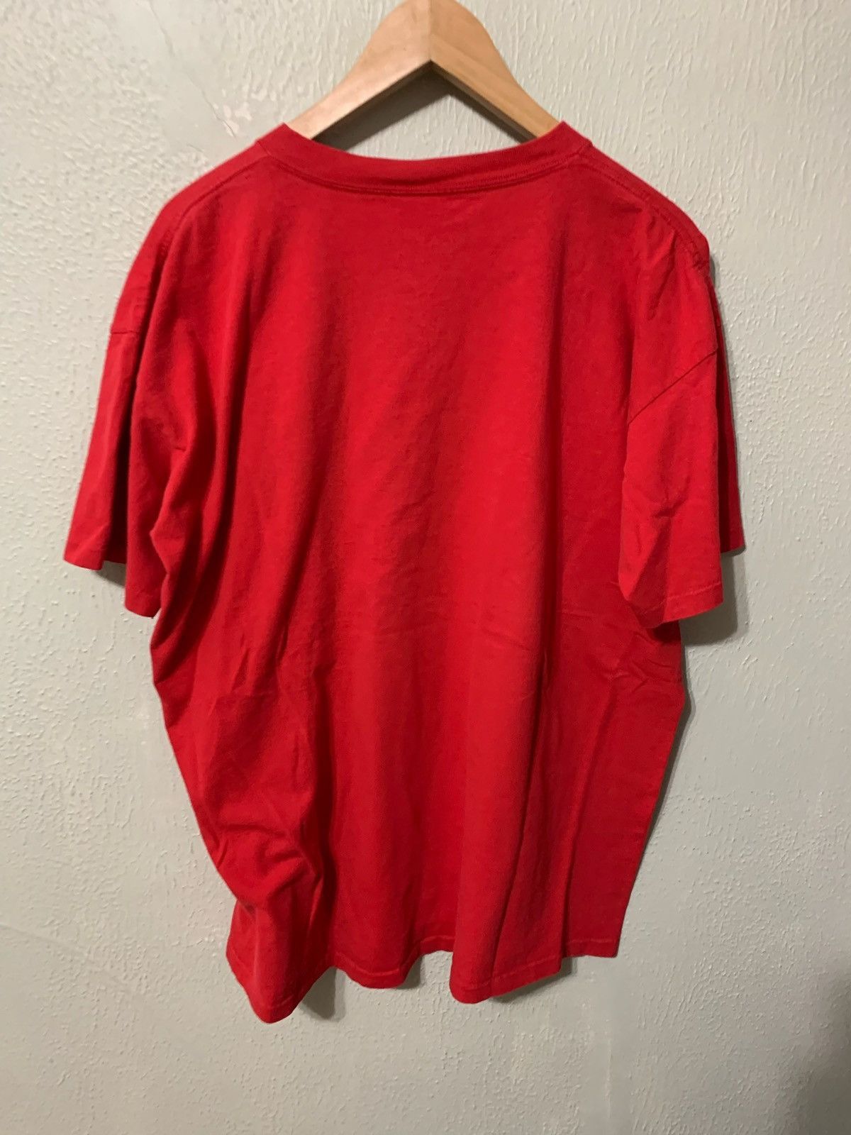 Vintage Vintage Red Floral Art T-Shirt Size US XL / EU 56 / 4 - 1 Thumbnail